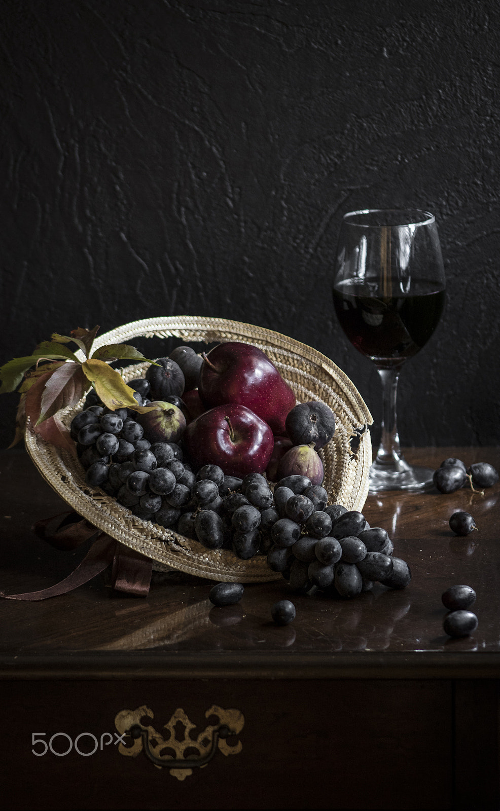 Canon EOS 7D Mark II sample photo. Fruits in old hat photography