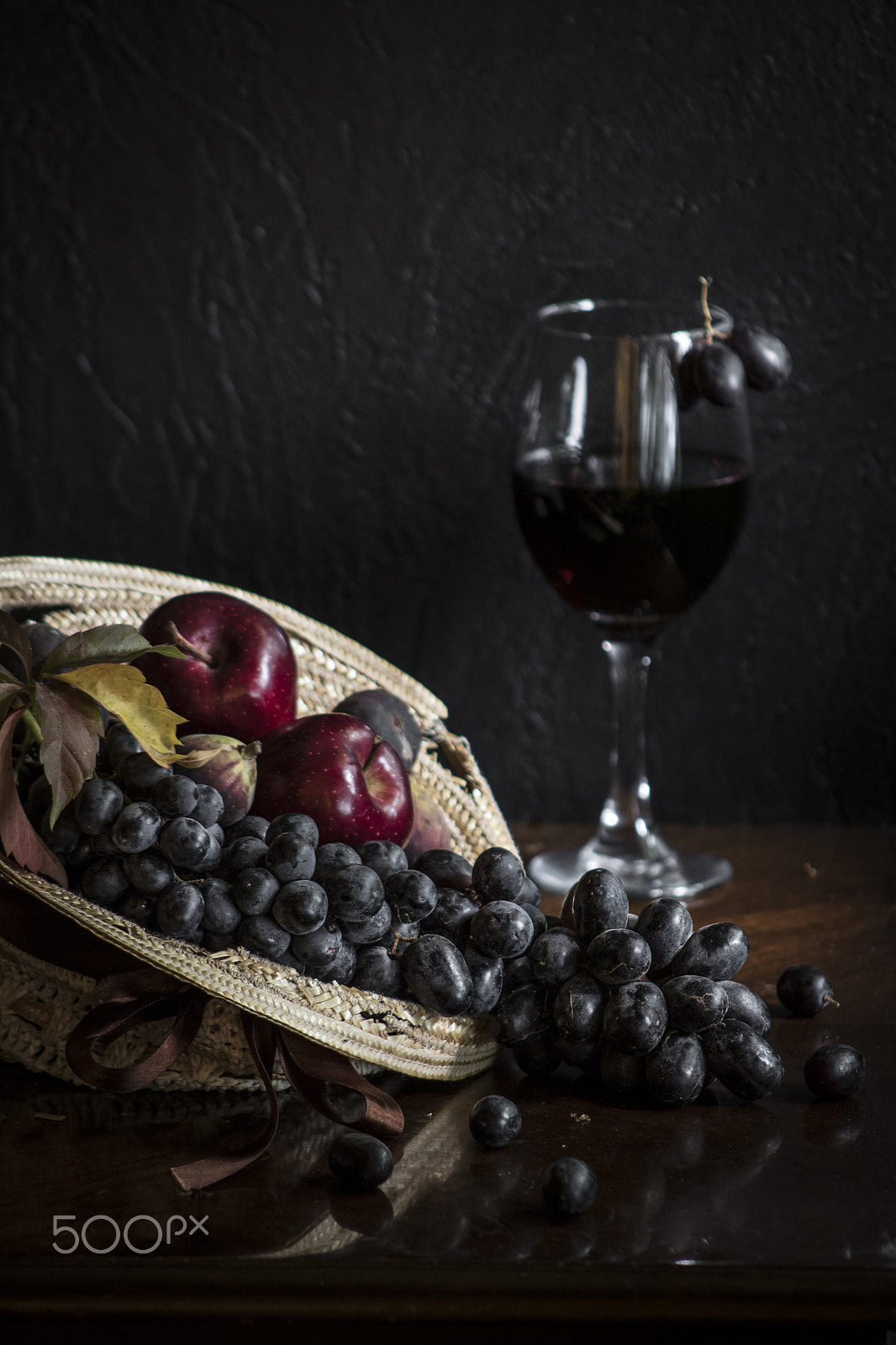 Canon EF 75-300mm f/4-5.6 USM sample photo. Fruits in old hat photography