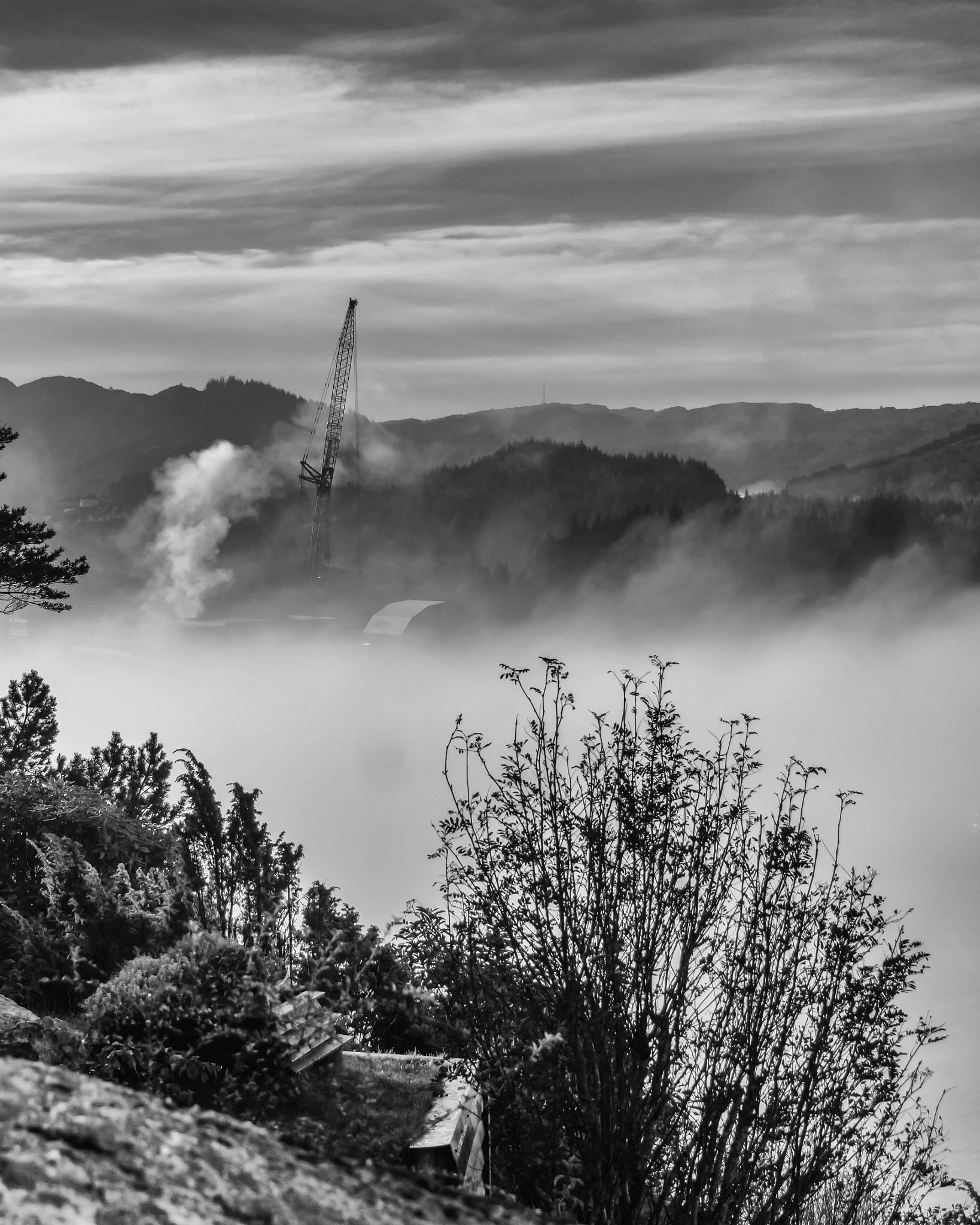 Samsung NX30 + Samsung NX 18-55mm F3.5-5.6 OIS sample photo. Morning mist photography