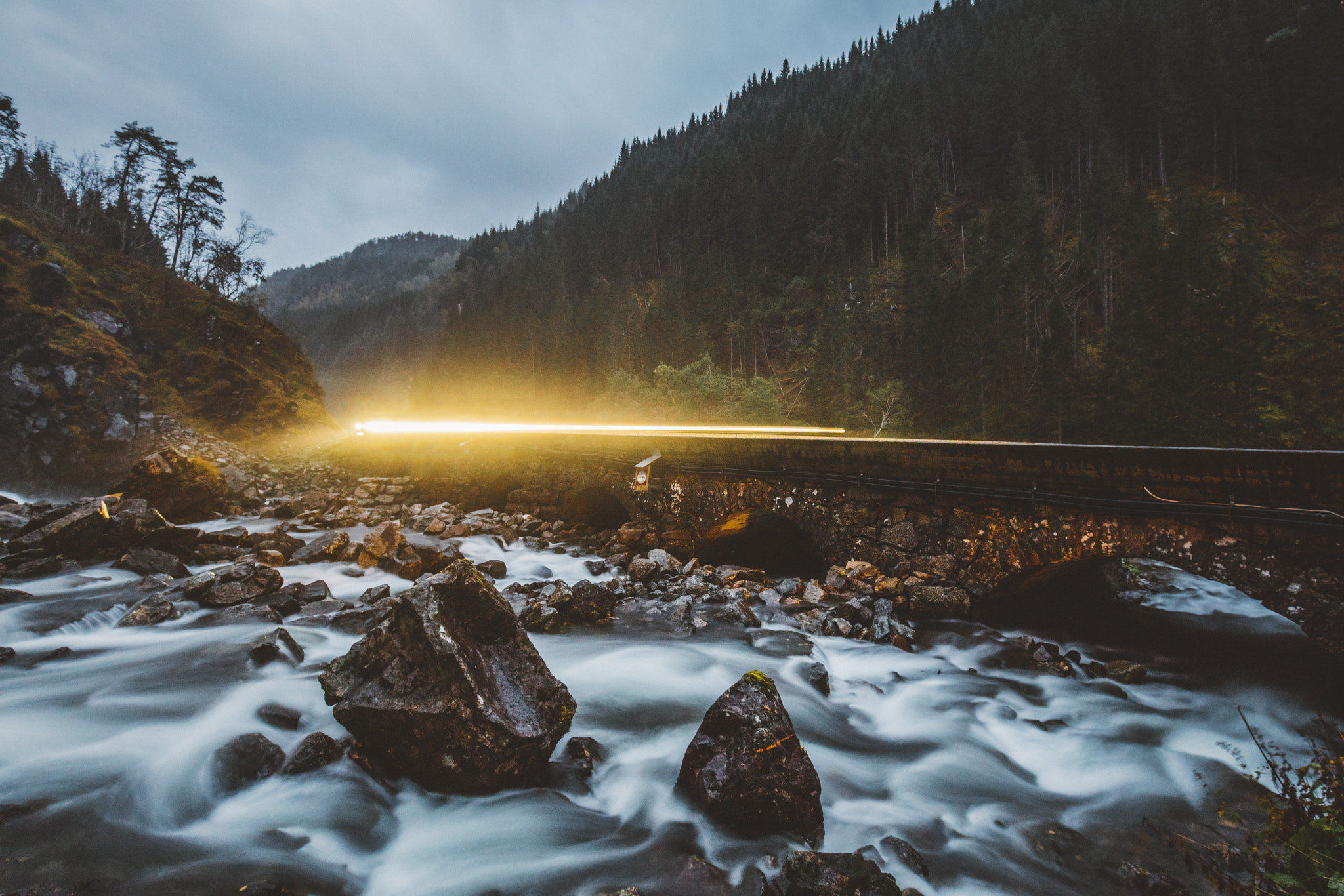 Canon EOS 5DS R + Canon EF 16-35mm F4L IS USM sample photo. Latefossen,norway photography