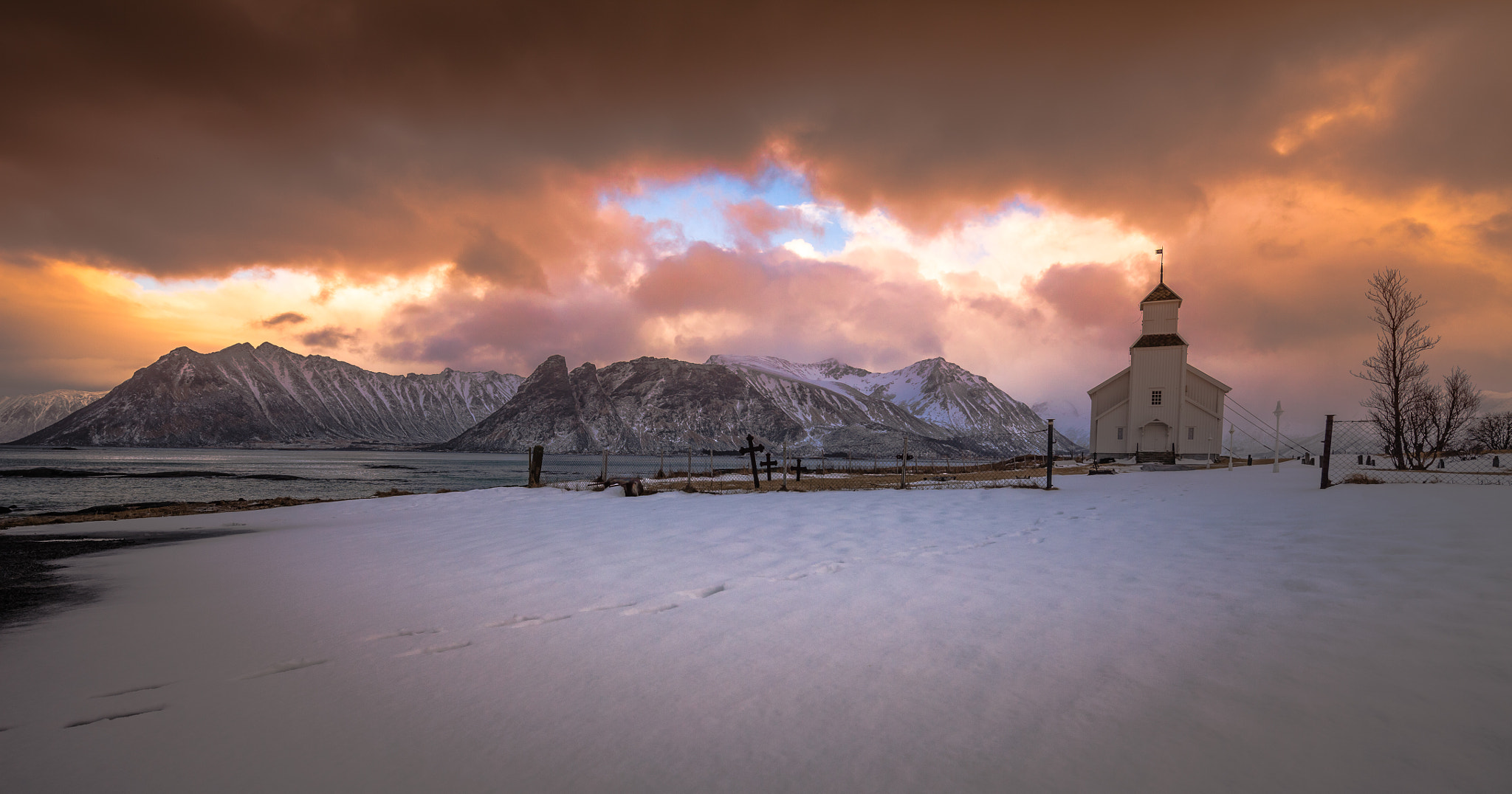 Canon TS-E 17mm F4L Tilt-Shift sample photo. Church lofoten photography