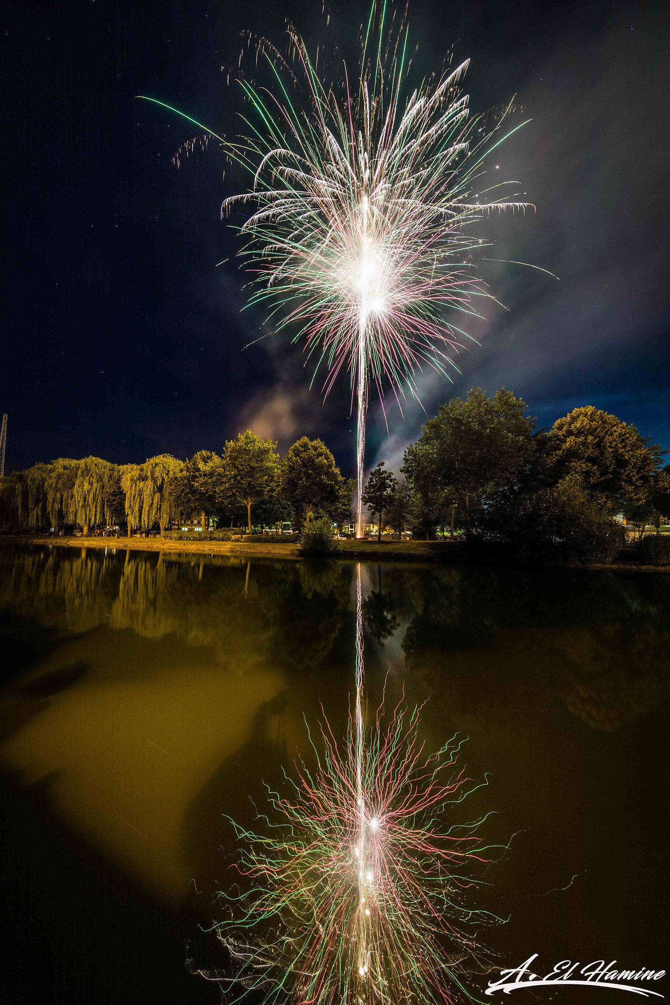 Canon EF 11-24mm F4L USM sample photo. Feu artifice photography
