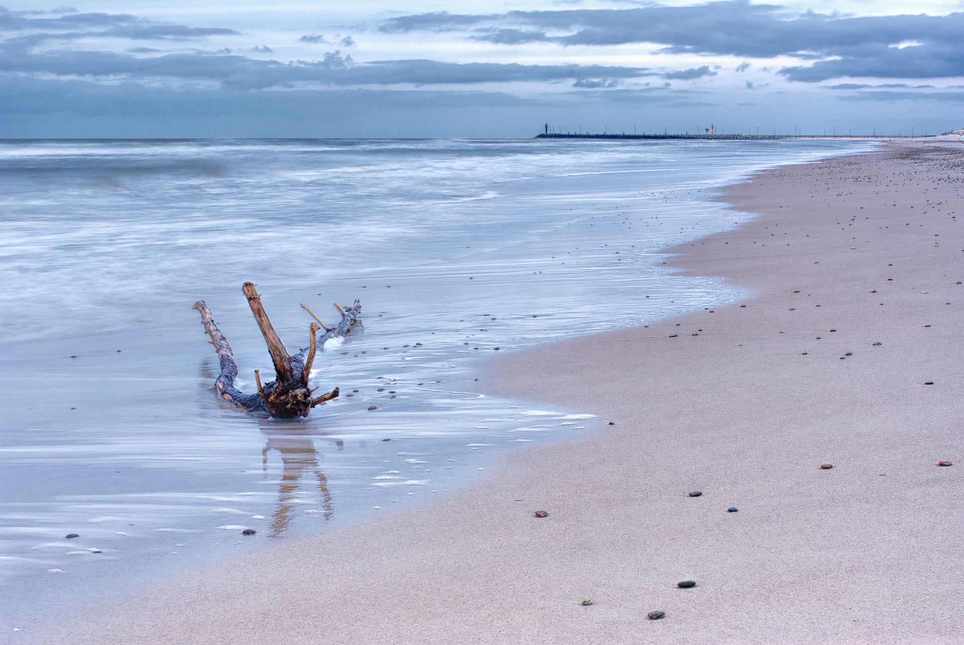 AF Zoom-Nikkor 35-70mm f/2.8D sample photo. The sea photography