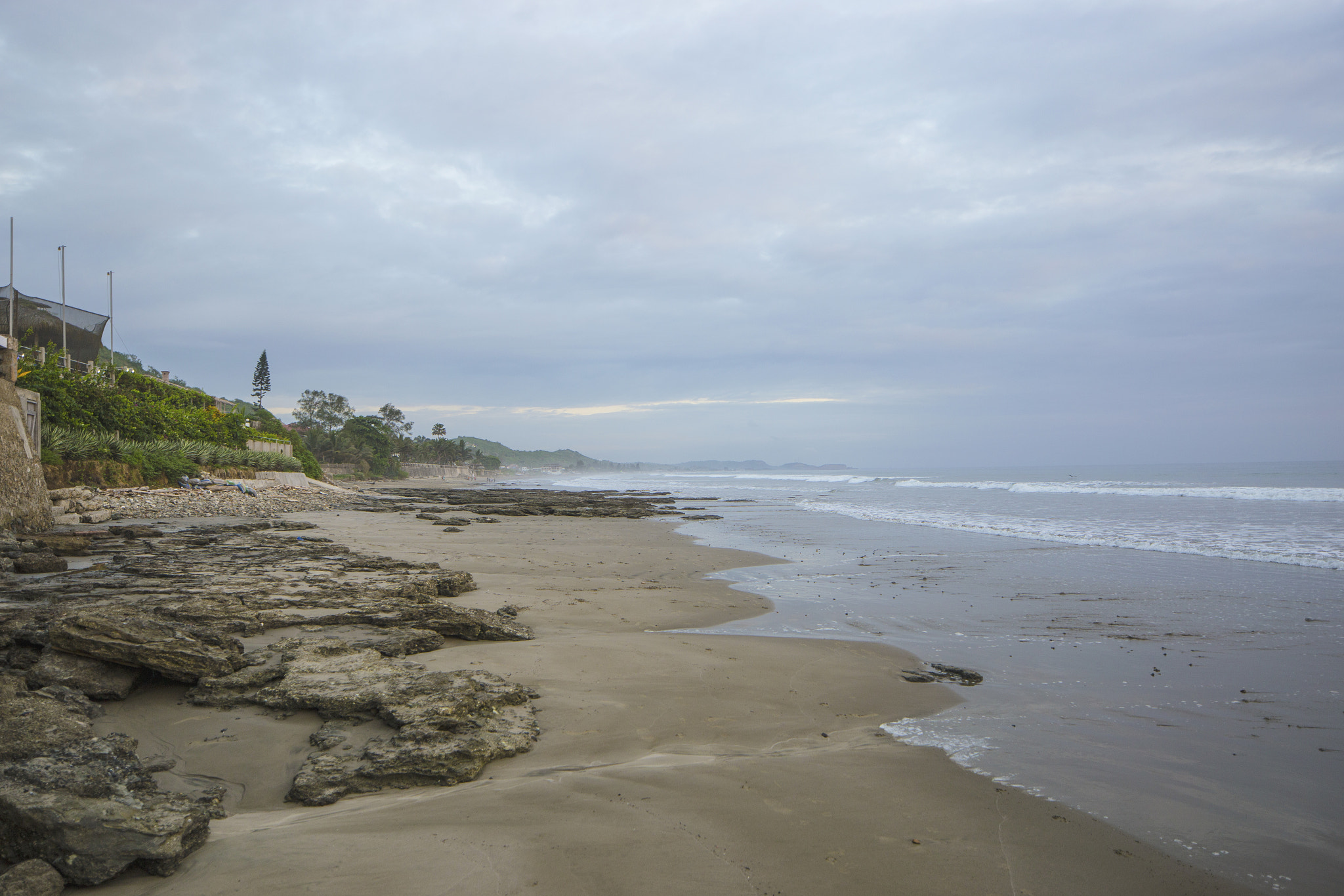 Canon TS-E 24.0mm f/3.5 L II sample photo. The coast of ecuador photography