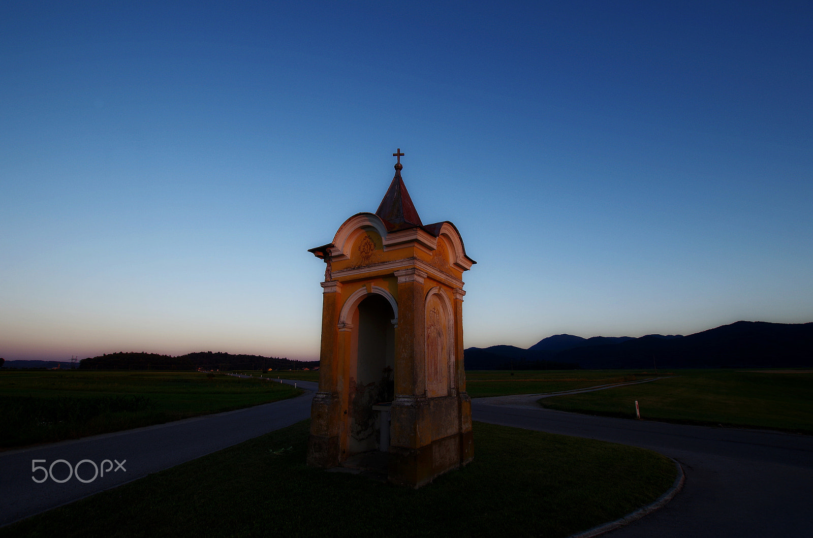 Sigma 10-20mm F3.5 EX DC HSM sample photo. Crossroad photography
