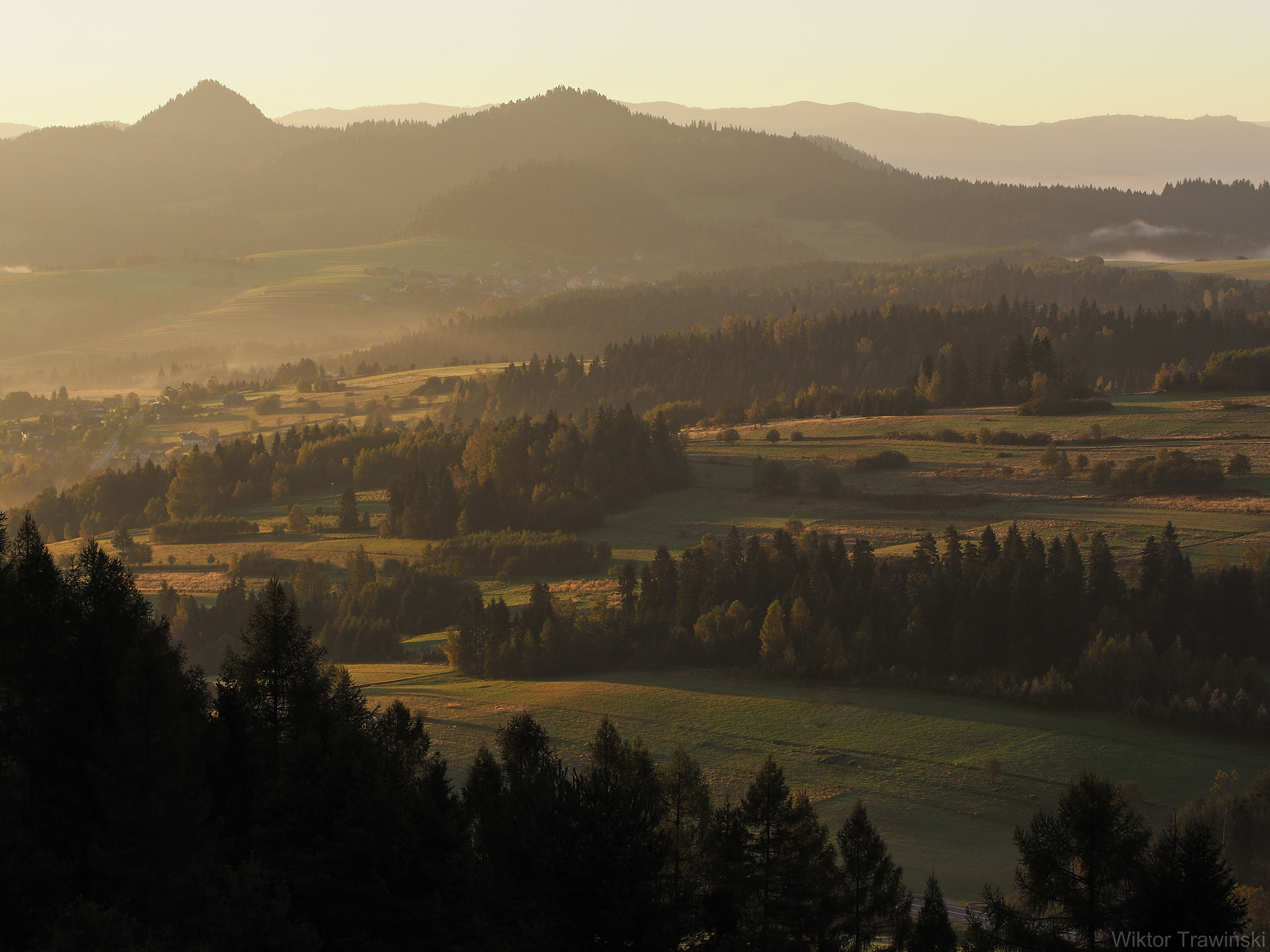 Olympus OM-D E-M5 II + Olympus M.Zuiko Digital ED 40-150mm F2.8 Pro sample photo. Morning in poland photography