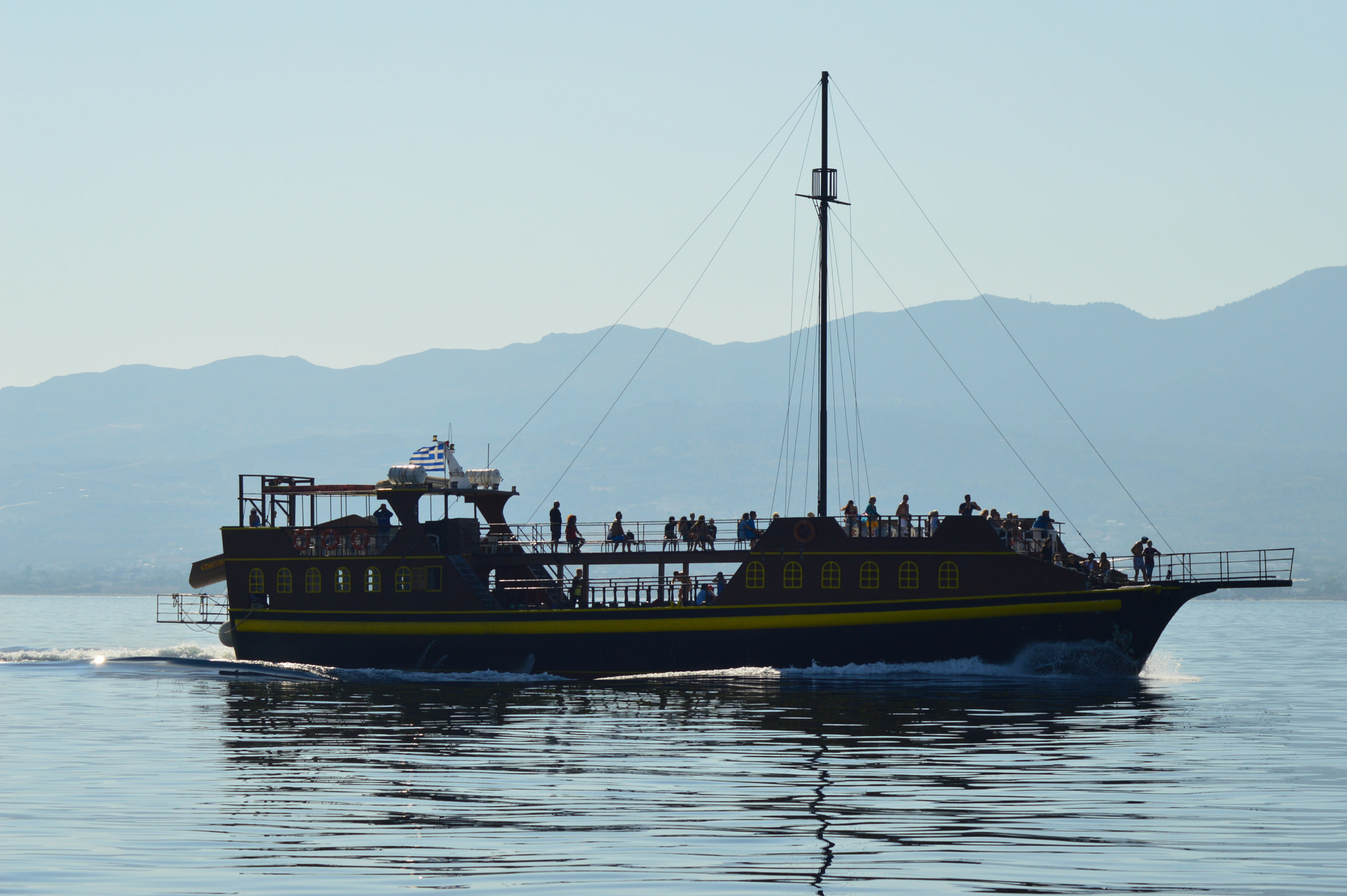 Nikon AF Nikkor 70-300mm F4-5.6G sample photo. Boat trip photography