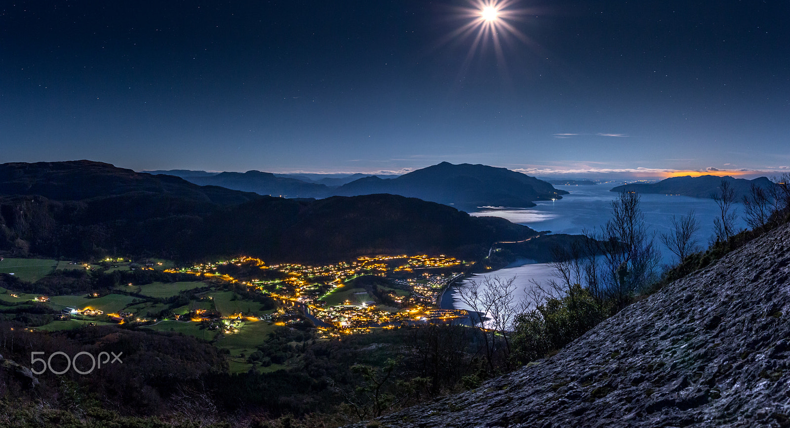 Canon EOS 6D + Sigma 20mm F1.4 DG HSM Art sample photo. Fullmoon over vikedal photography