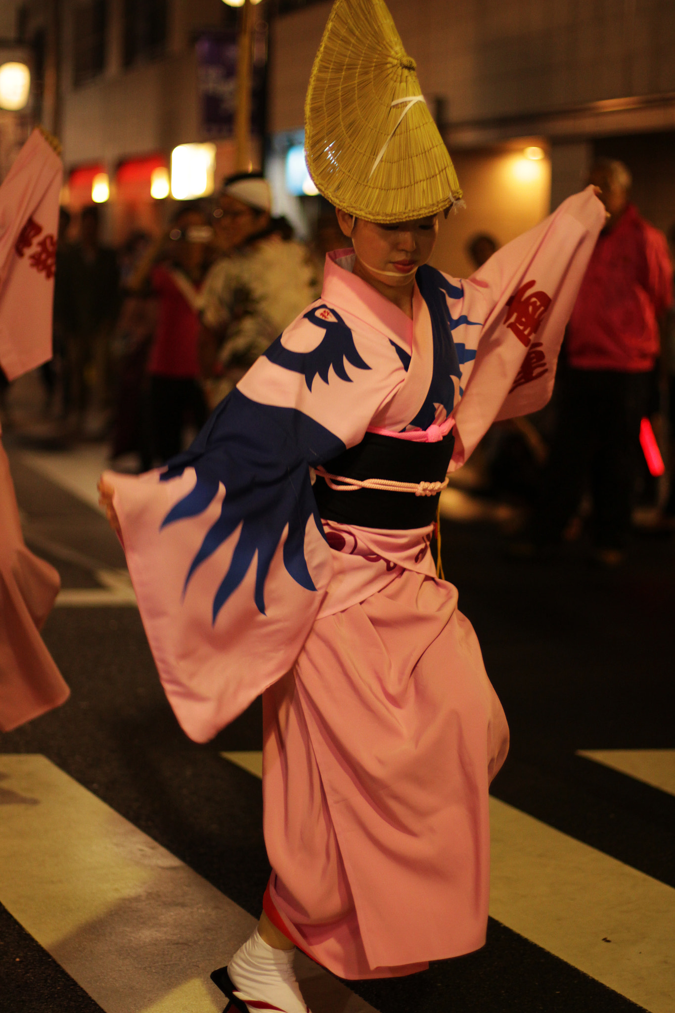 Canon EOS 700D (EOS Rebel T5i / EOS Kiss X7i) + Canon EF 50mm F1.4 USM sample photo. Dance festival tokyo photography
