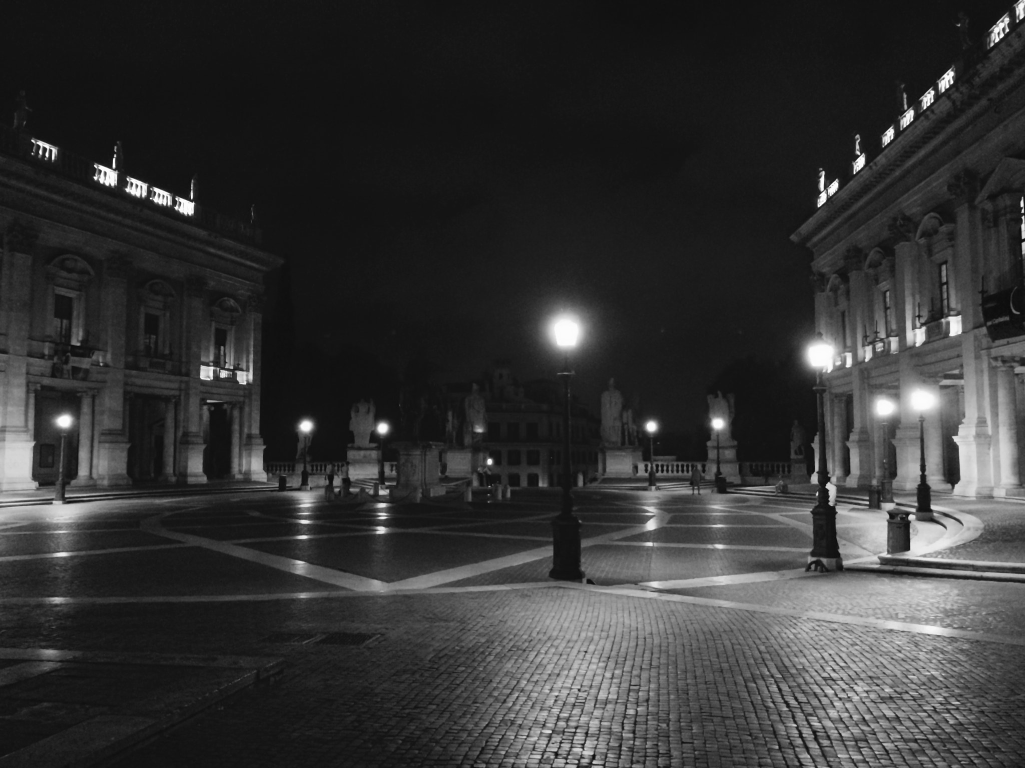 iPhone 5s back camera 4.12mm f/2.2 sample photo. Rome at night - piazza campidoglio photography