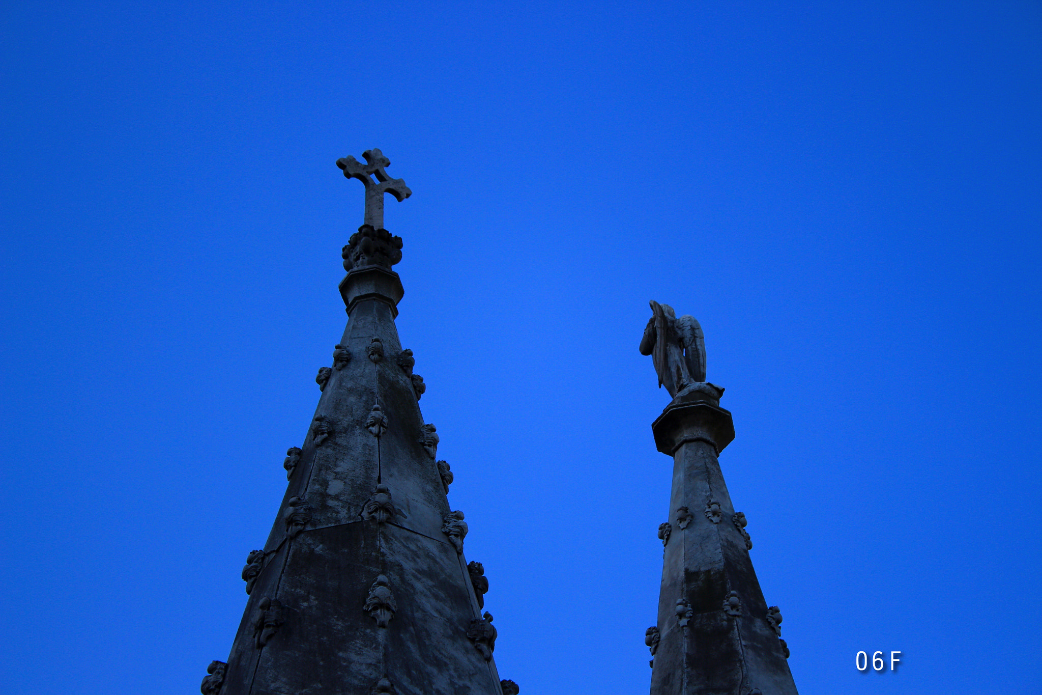 Canon EF-S 18-55mm F3.5-5.6 IS sample photo. Cementerio de la recoleta photography