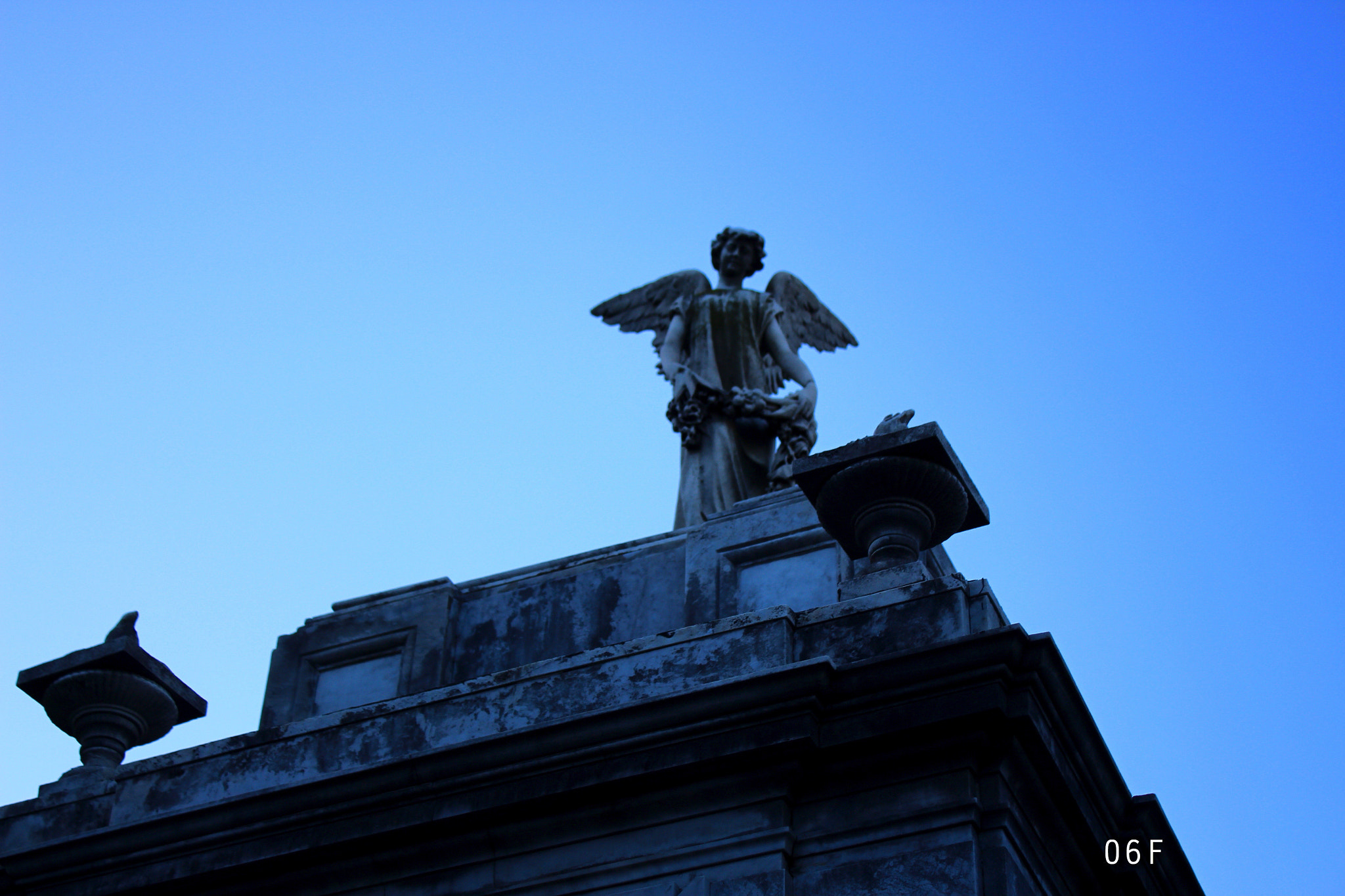 Canon EF-S 18-55mm F3.5-5.6 IS sample photo. Cementerio de la recoleta photography