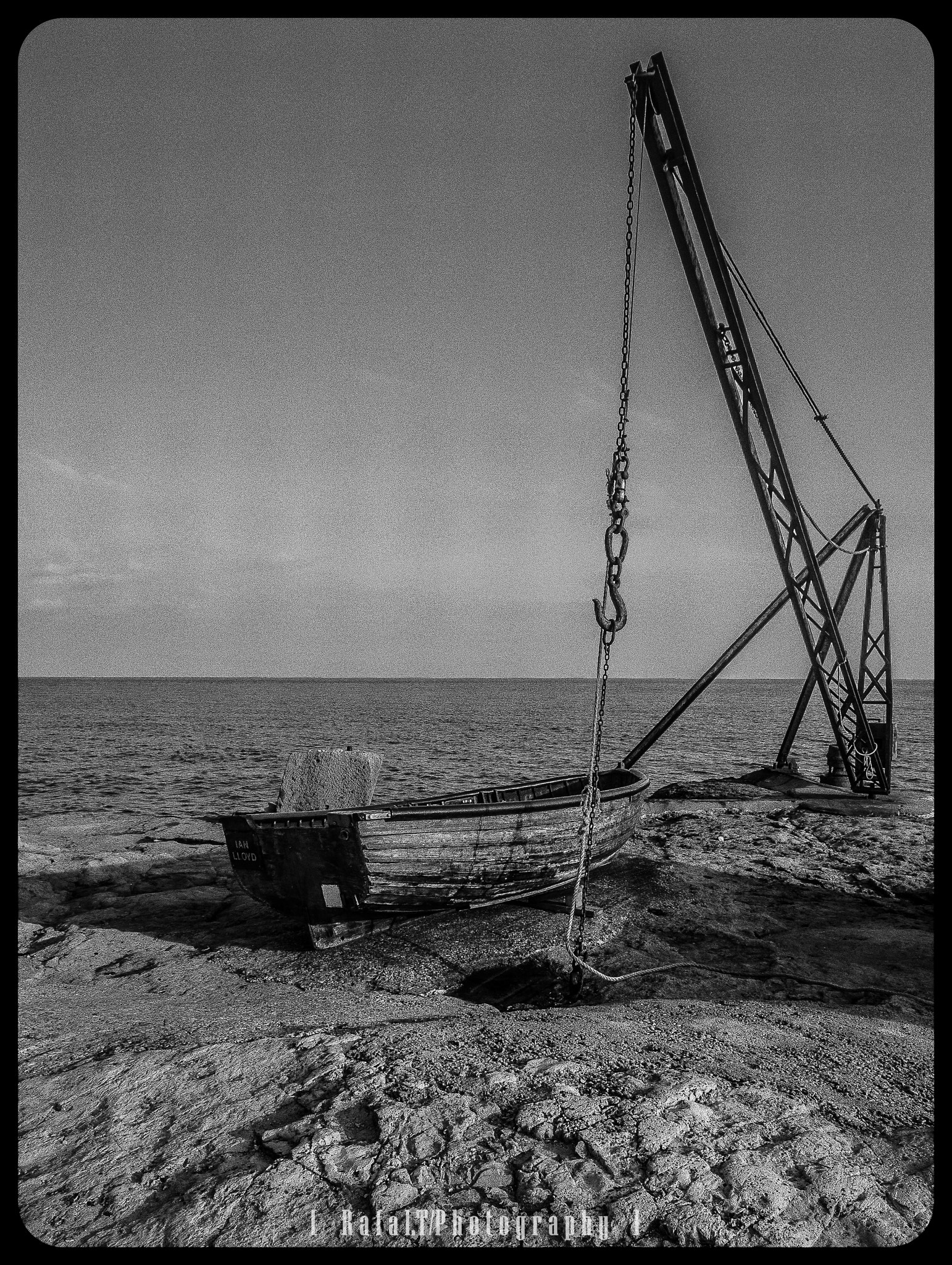 Canon EOS 1000D (EOS Digital Rebel XS / EOS Kiss F) + Sigma 10-20mm F4-5.6 EX DC HSM sample photo. Portland bill photography