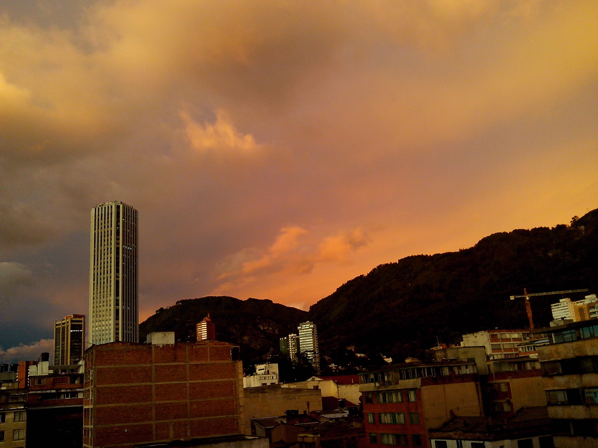 Motorola RAZR D3 sample photo. La tarde de hoy photography