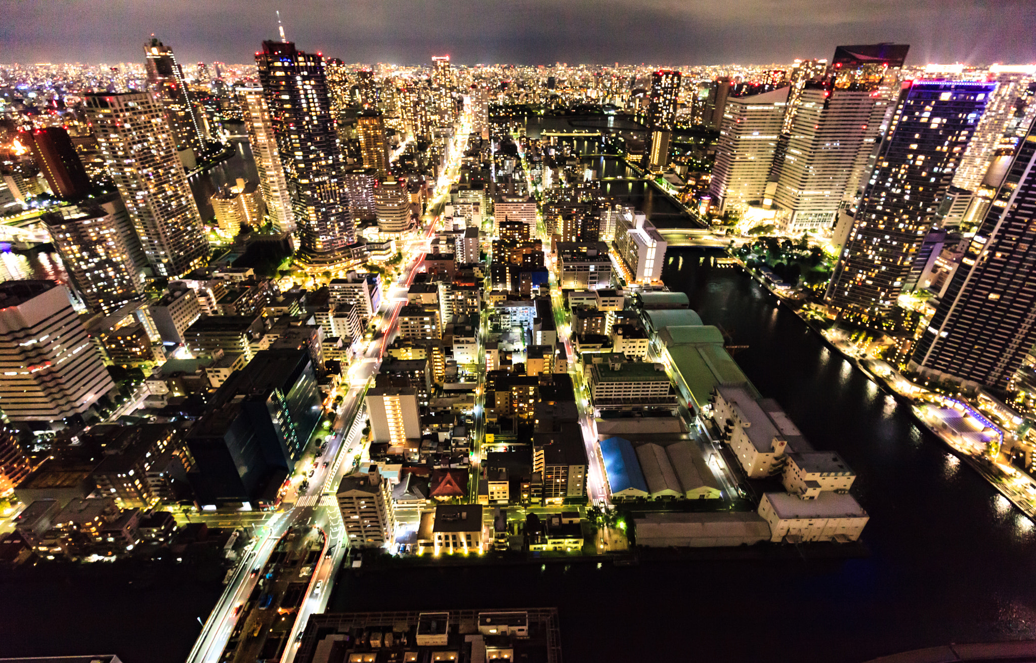 Canon EF 16-35mm F4L IS USM sample photo. Tokyo photography