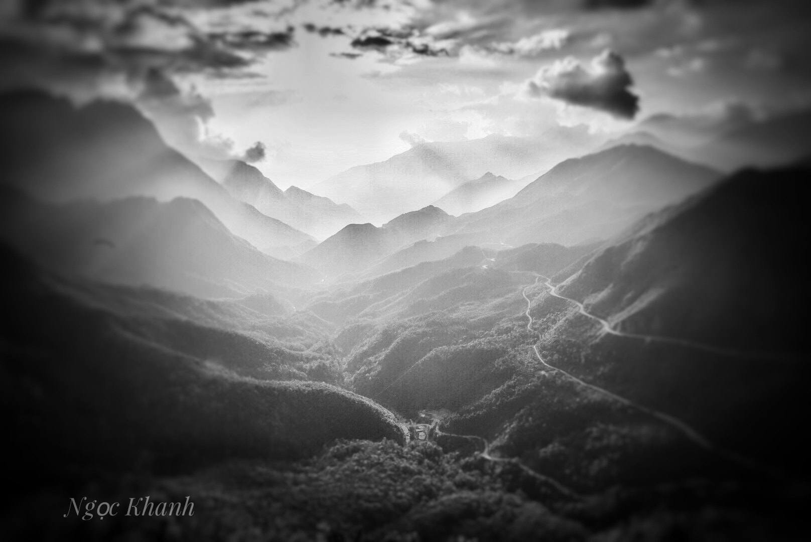 Sony a7 II + Sony Vario Tessar T* FE 24-70mm F4 ZA OSS sample photo. O quy ho mountain in sapa photography