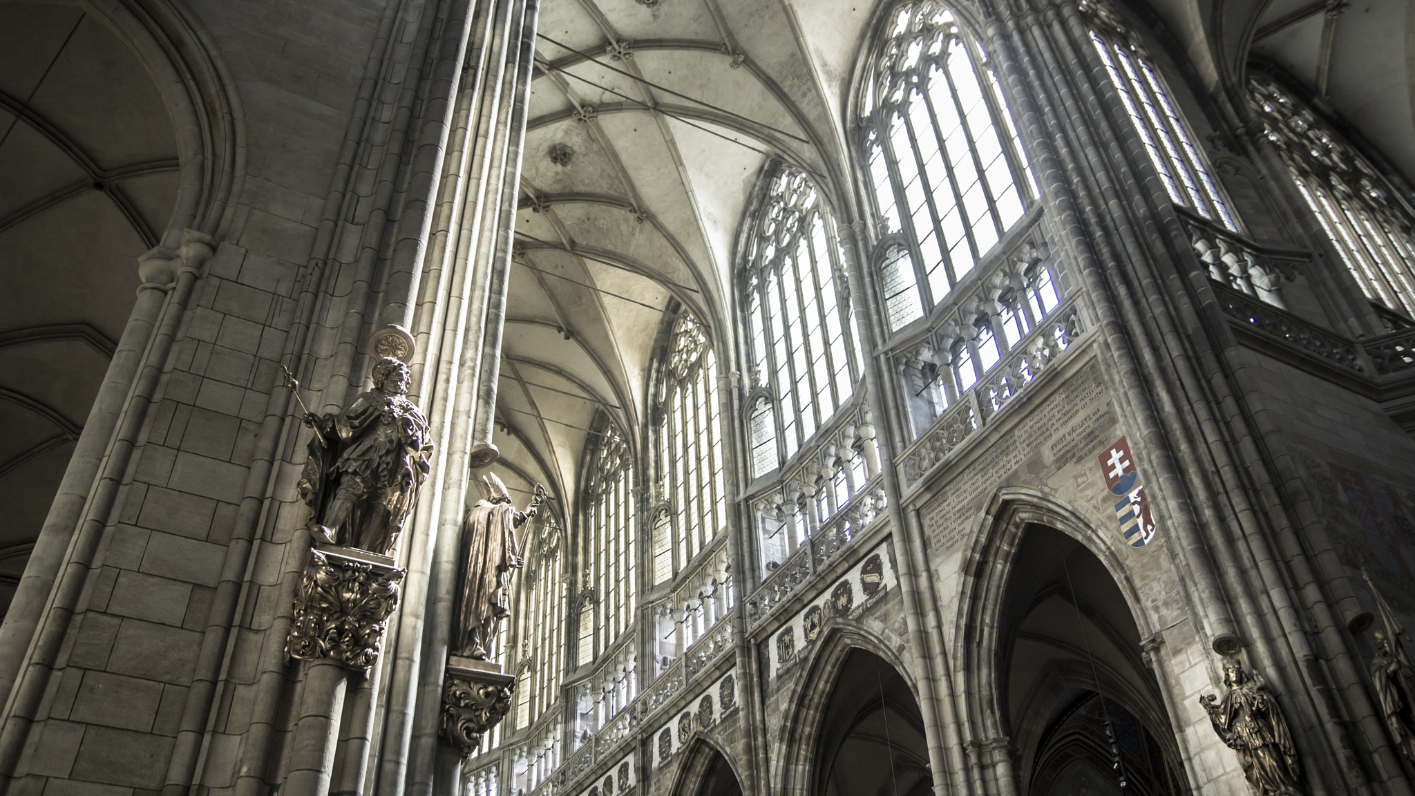 Tamron SP AF 17-50mm F2.8 XR Di II LD Aspherical (IF) sample photo. Catedral st vito   interior photography