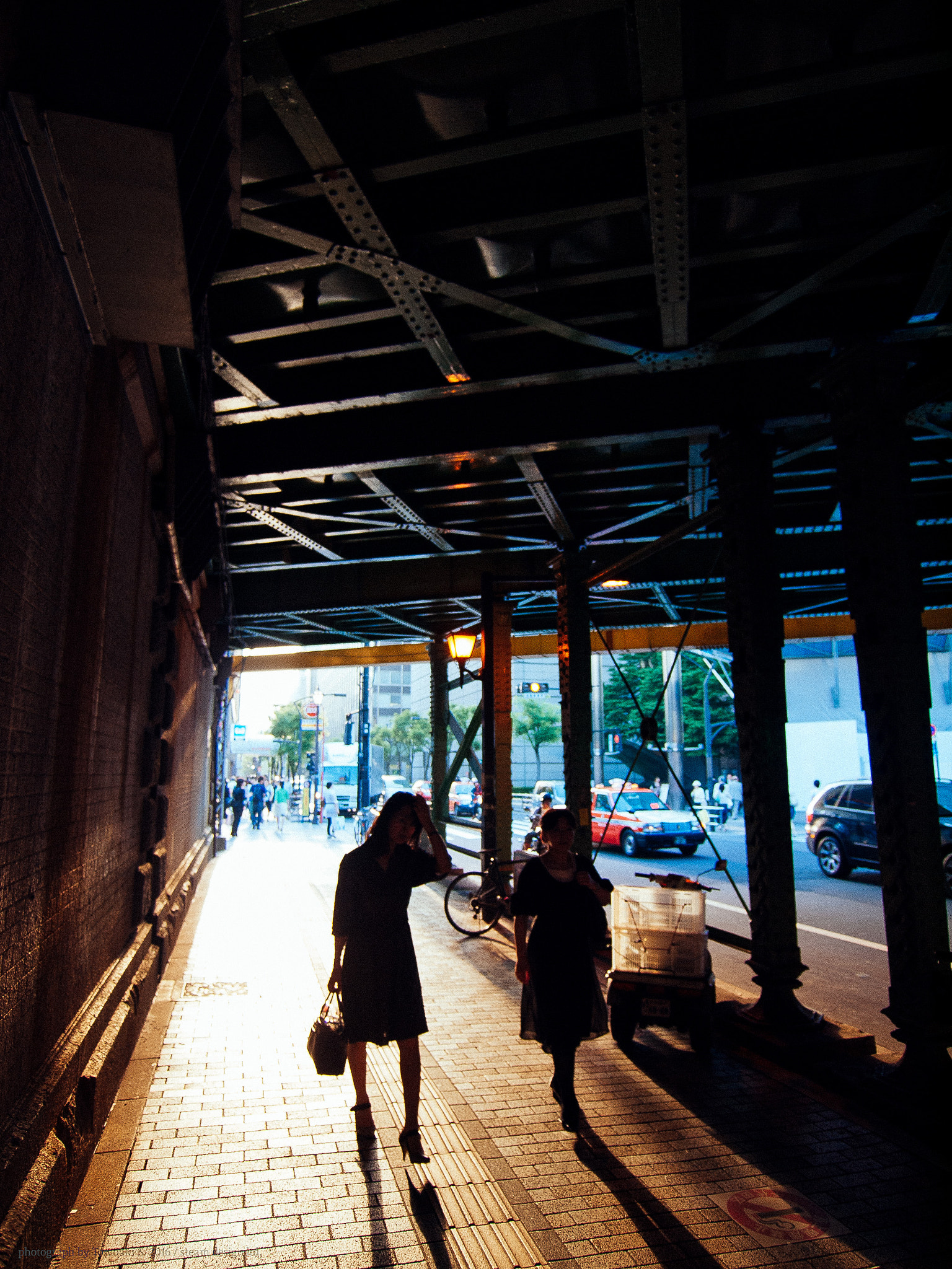 Olympus E-620 (EVOLT E-620) + OLYMPUS 11-22mm Lens sample photo. Yurakucho st. photography