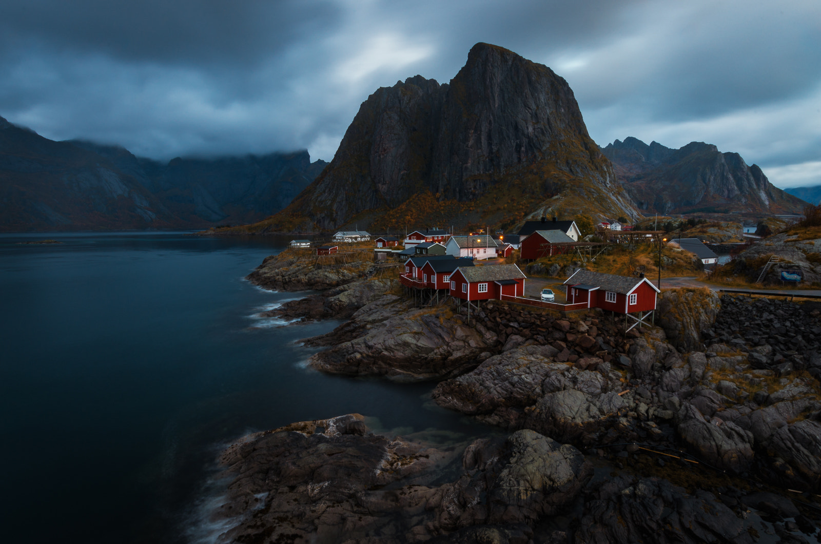 Sigma 10-20mm F3.5 EX DC HSM sample photo. Hamnøya in the morning photography
