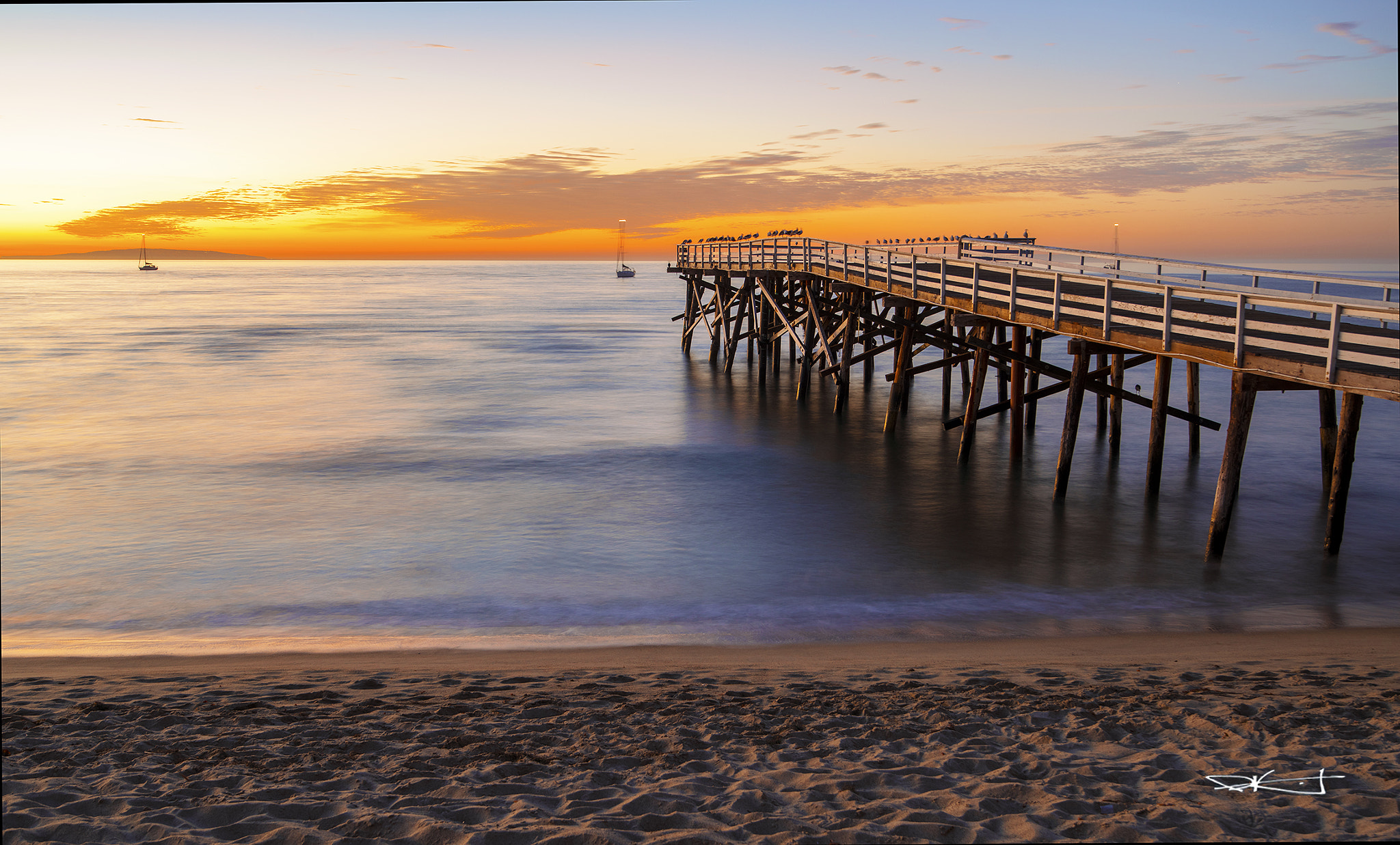 HD Pentax-DA645 28-45mm F4.5ED AW SR sample photo. Malibu pier sunrise photography