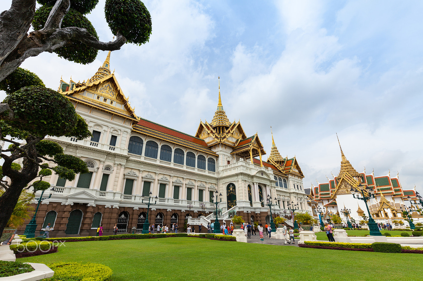Canon EOS 5D Mark II + Canon EF 16-35mm F4L IS USM sample photo. Bangkok's grand palace photography