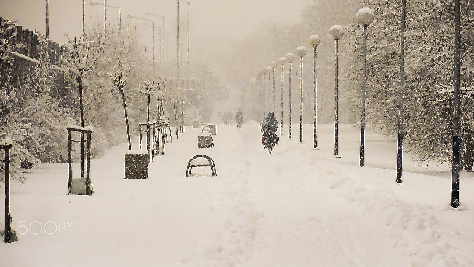 Sony Cyber-shot DSC-HX7V sample photo. Krakow in the snow photography