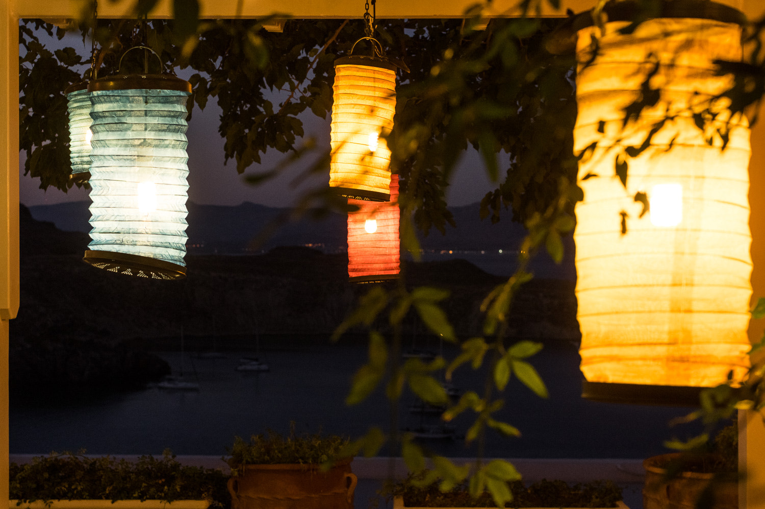 Pentax smc FA 43mm F1.9 Limited sample photo. Lights in the evening cafee photography