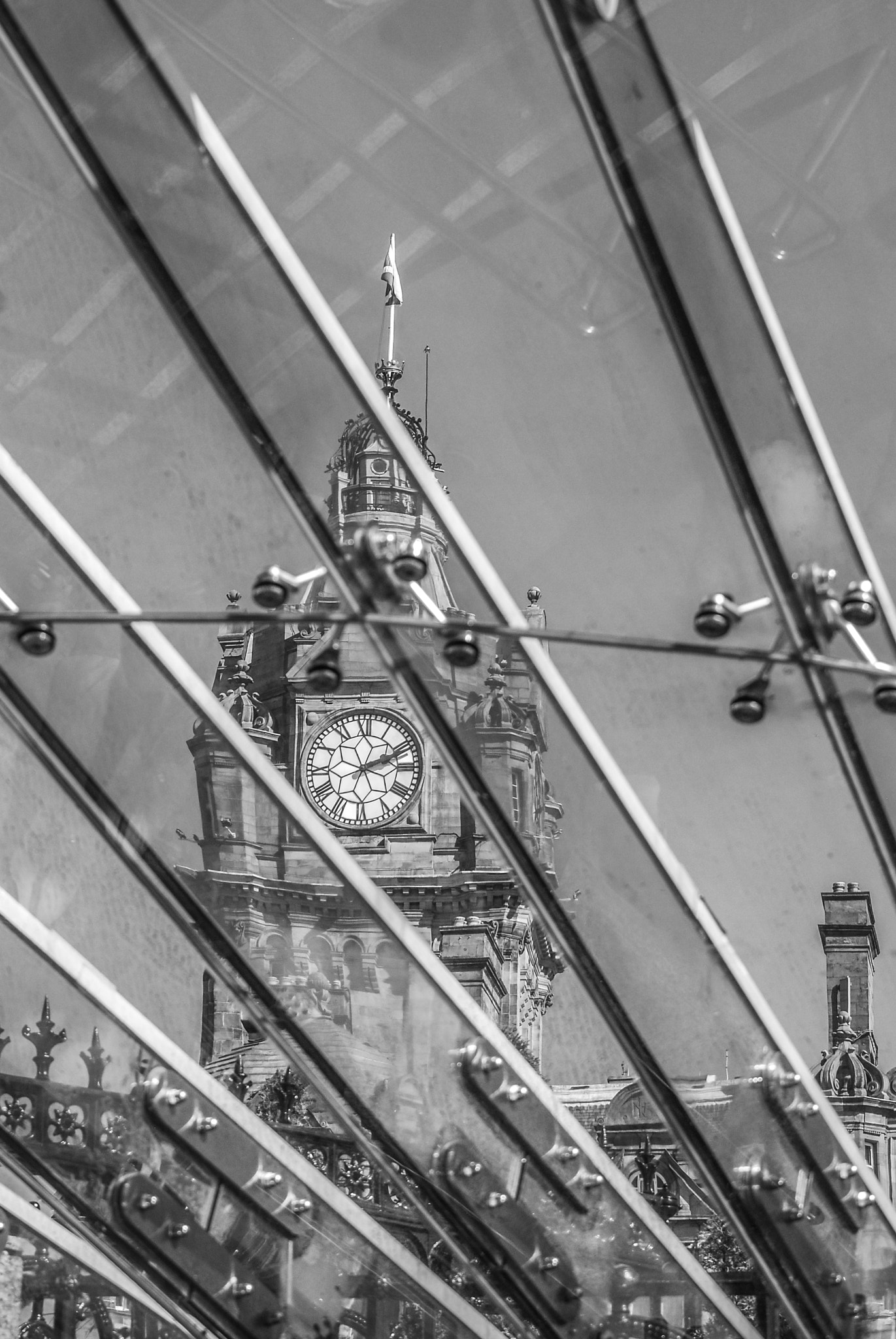 AF Zoom-Nikkor 80-200mm f/4.5-5.6D sample photo. Things we notice photography