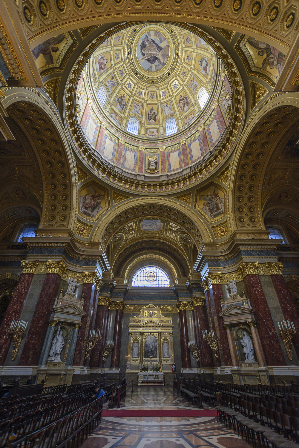 Nikon AF-S Nikkor 17-35mm F2.8D ED-IF sample photo. Inside st. istvan basilica photography