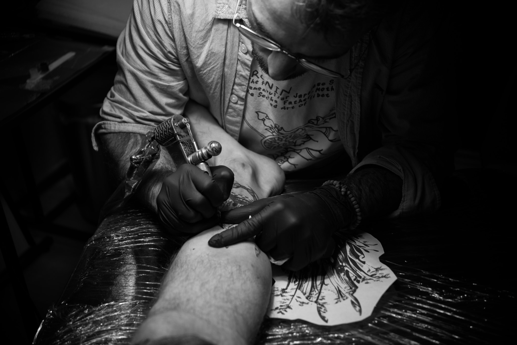 Sigma 70-200mm F2.8 EX DG Macro HSM II sample photo. Tattoo artist at work photography