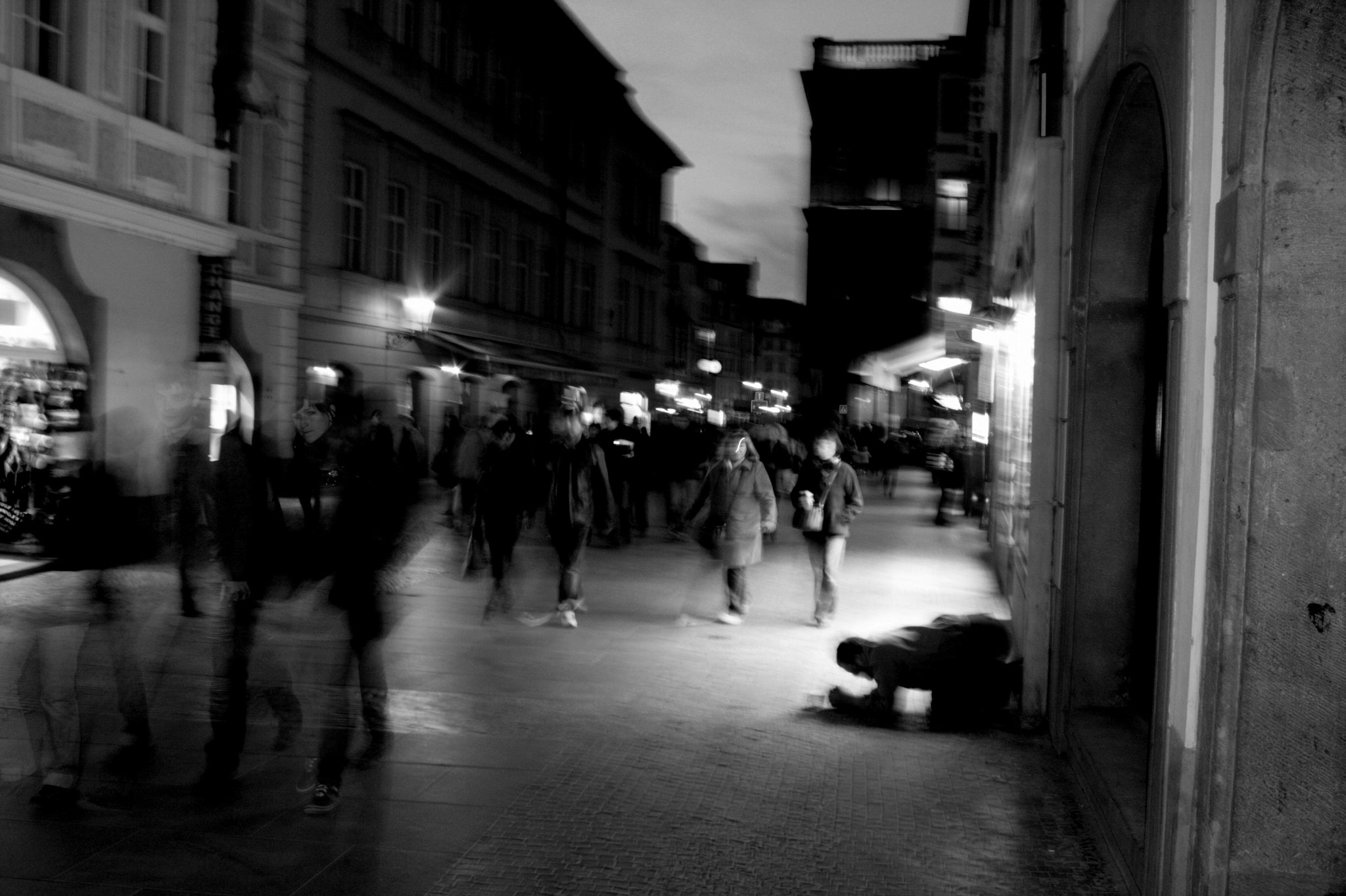 Canon EOS 400D (EOS Digital Rebel XTi / EOS Kiss Digital X) sample photo. Prague nights photography