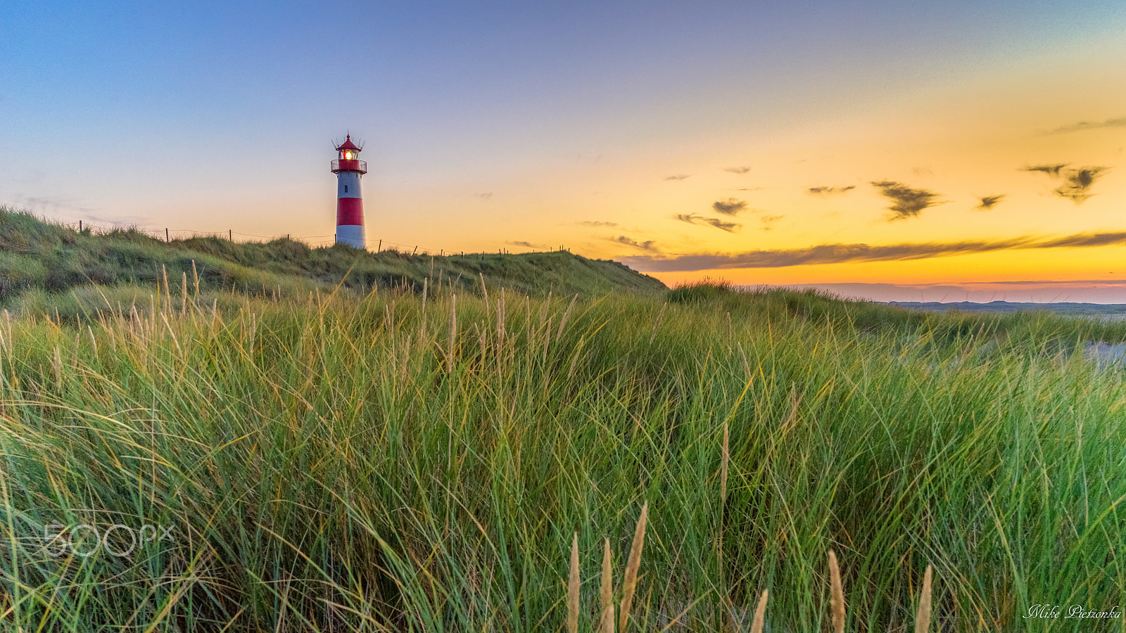 Sony a7 II + ZEISS Batis 25mm F2 sample photo. Lighthouse list photography
