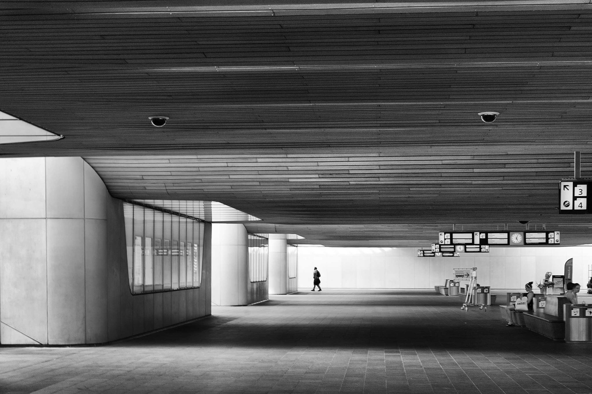 Leica M9 + Leica Summicron-M 35mm F2 ASPH sample photo. Waiting. photography
