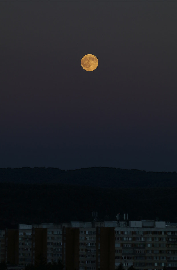 Canon EF 70-300mm F4-5.6L IS USM sample photo. Almost night photography