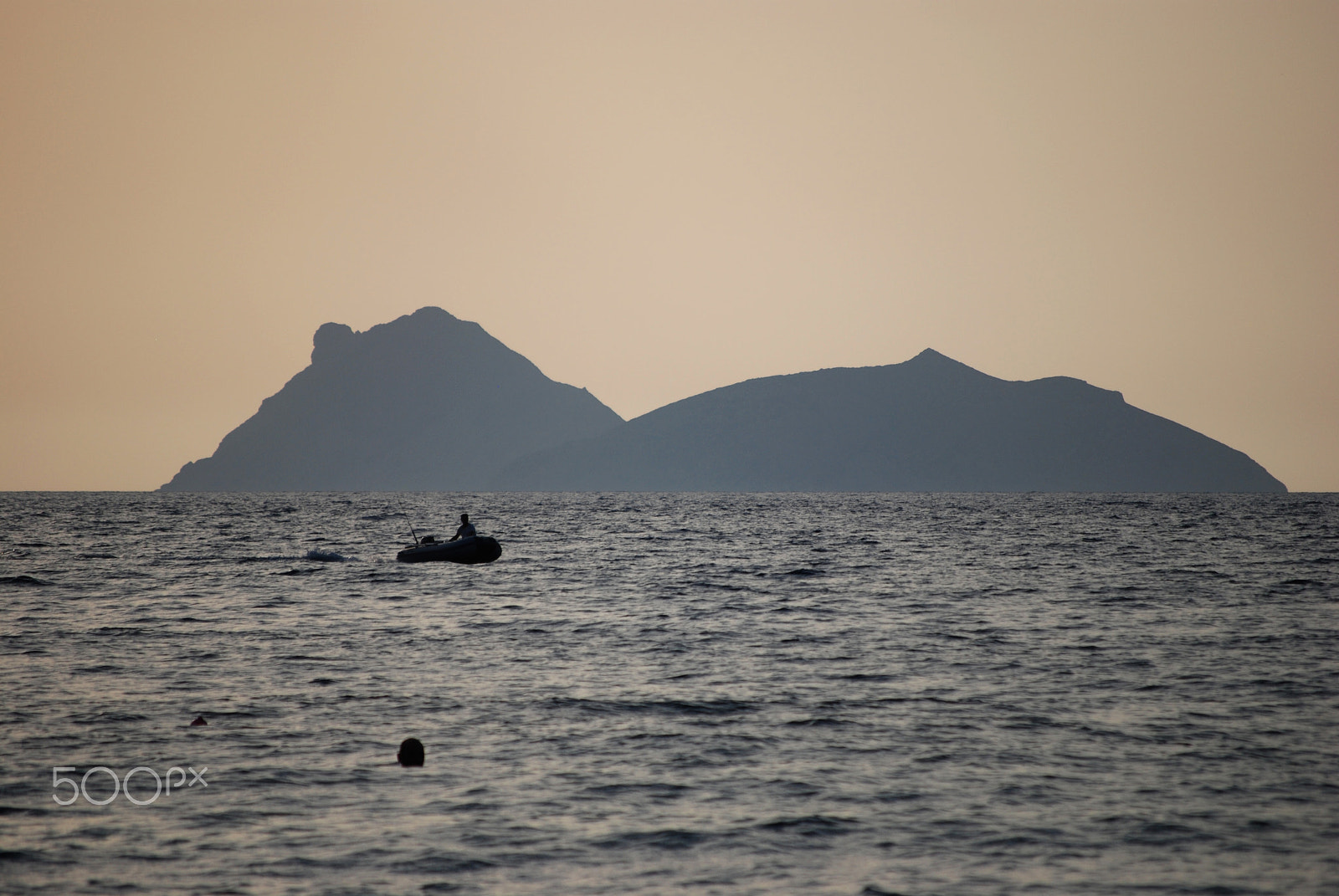 Nikon D80 sample photo. Last hour of sun photography