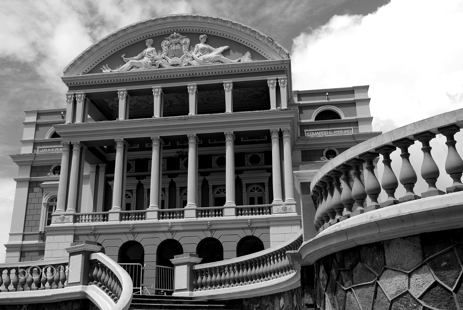 Nikon D40X + Sigma 18-200mm F3.5-6.3 DC sample photo. Opera house manaus photography