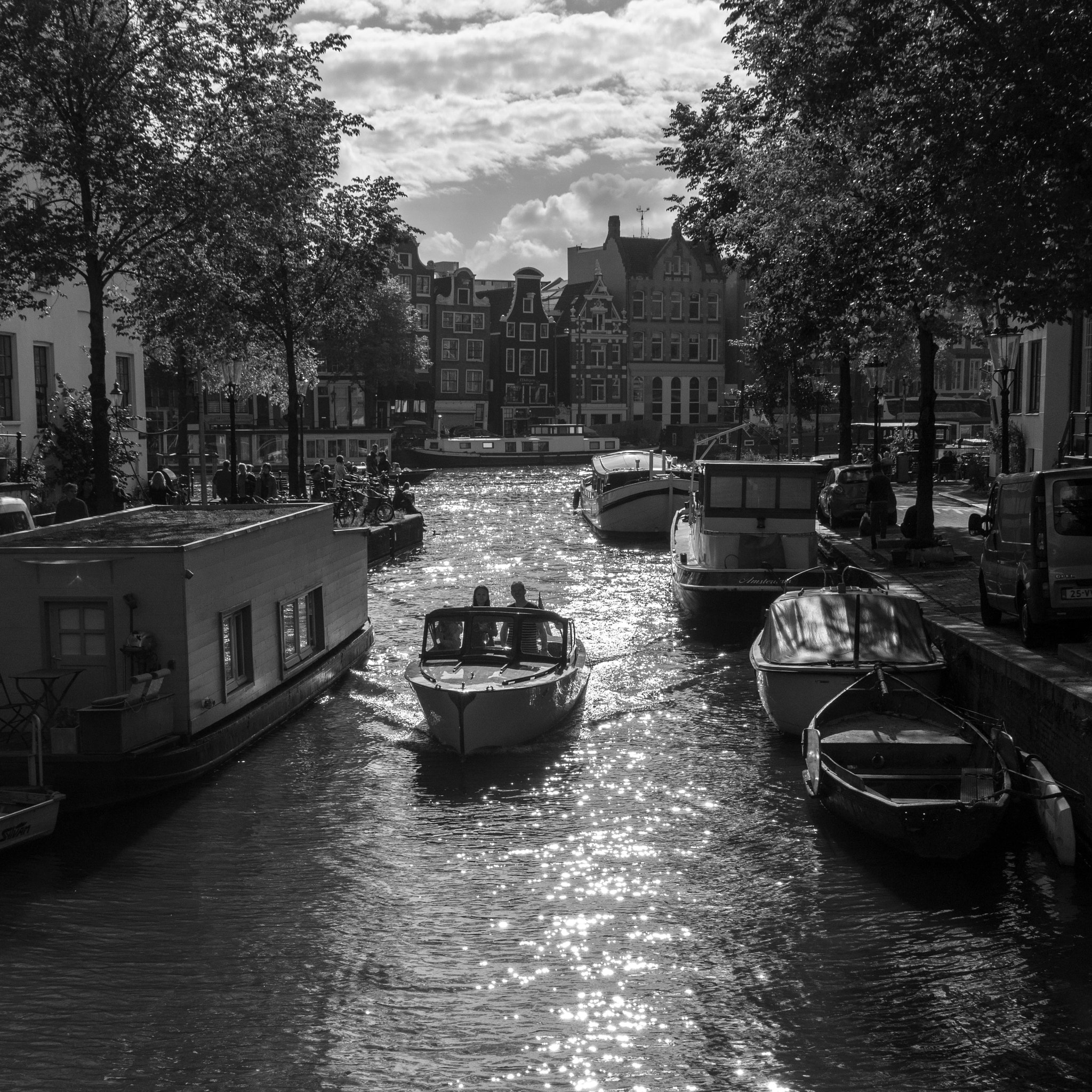 Sony SLT-A58 + 24-70mm F2.8 sample photo. Cruising the canal photography