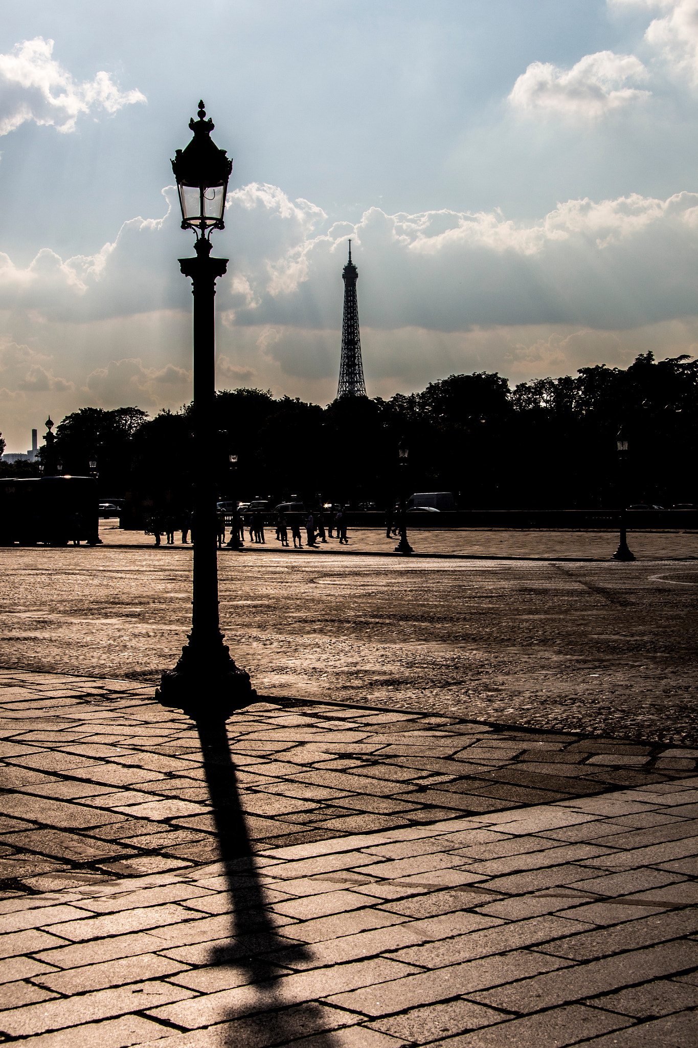 Canon EF-S 17-85mm F4-5.6 IS USM sample photo. Shades of paris photography