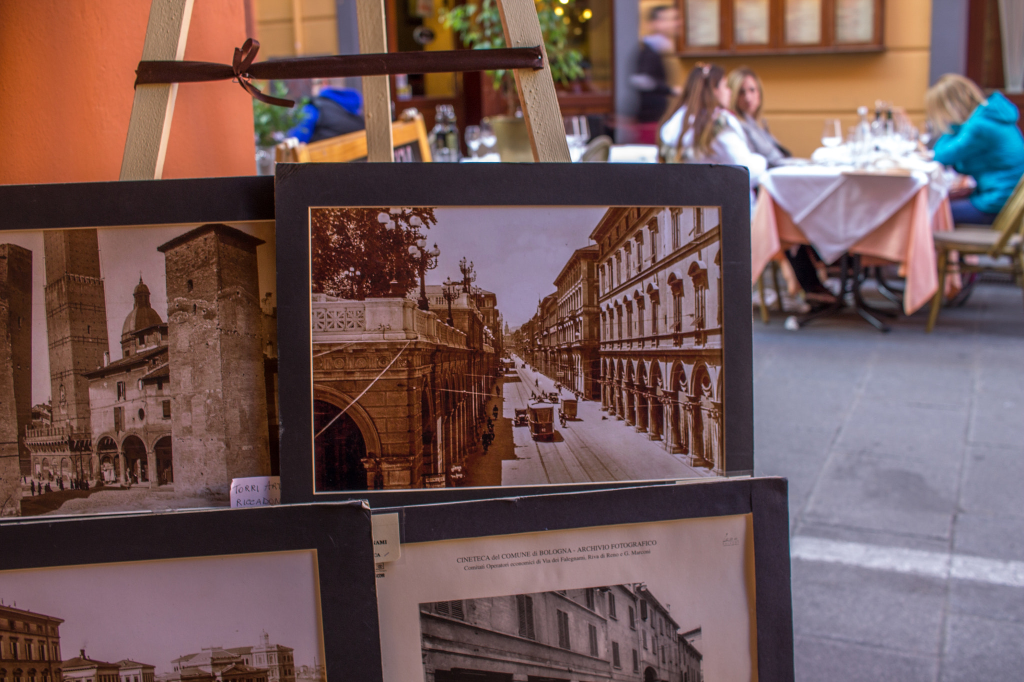 Canon EF-S 24mm F2.8 STM sample photo. Un dettaglio di bologna... photography
