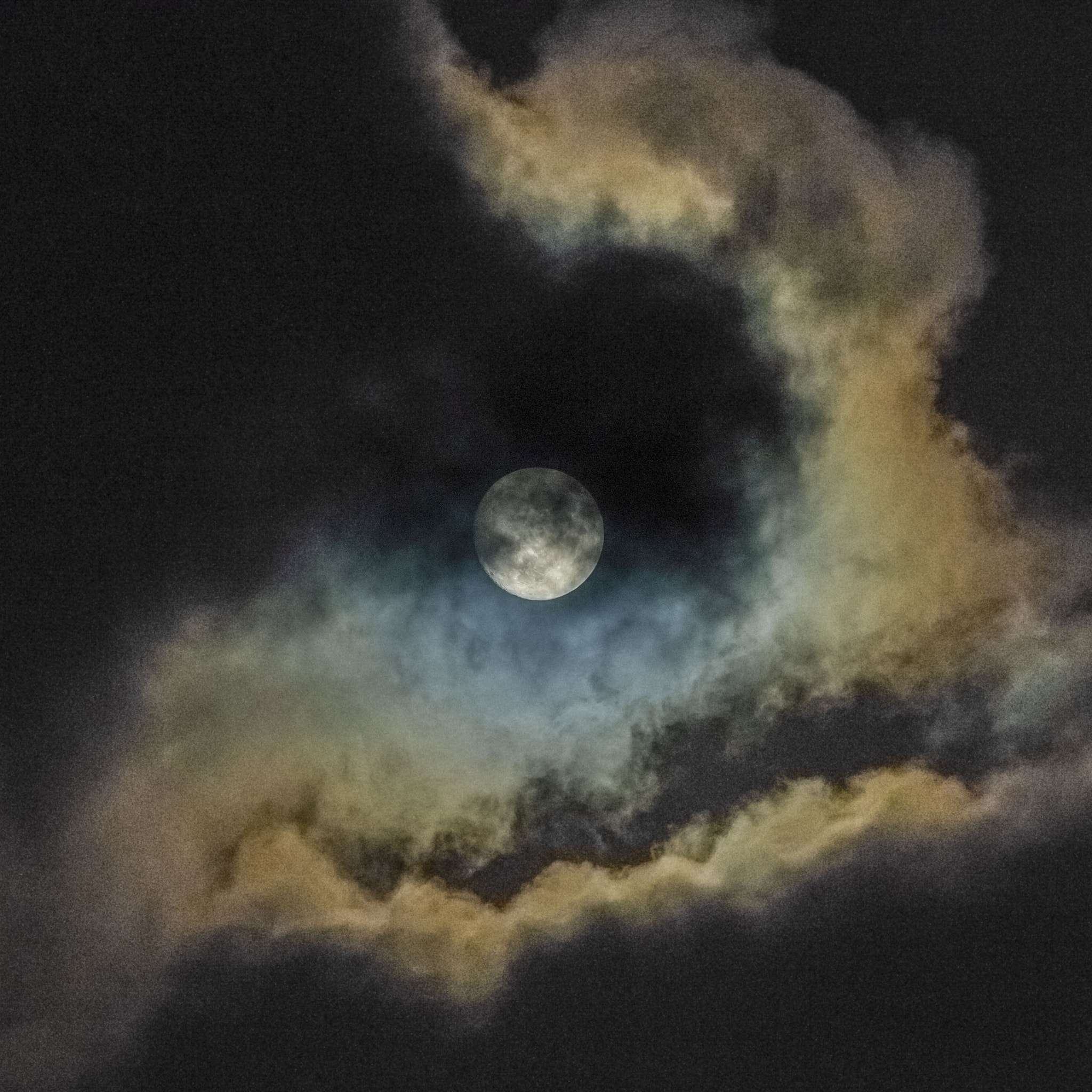 AF-S Nikkor 300mm f/2.8D IF-ED II sample photo. Fullmoonandclouds photography
