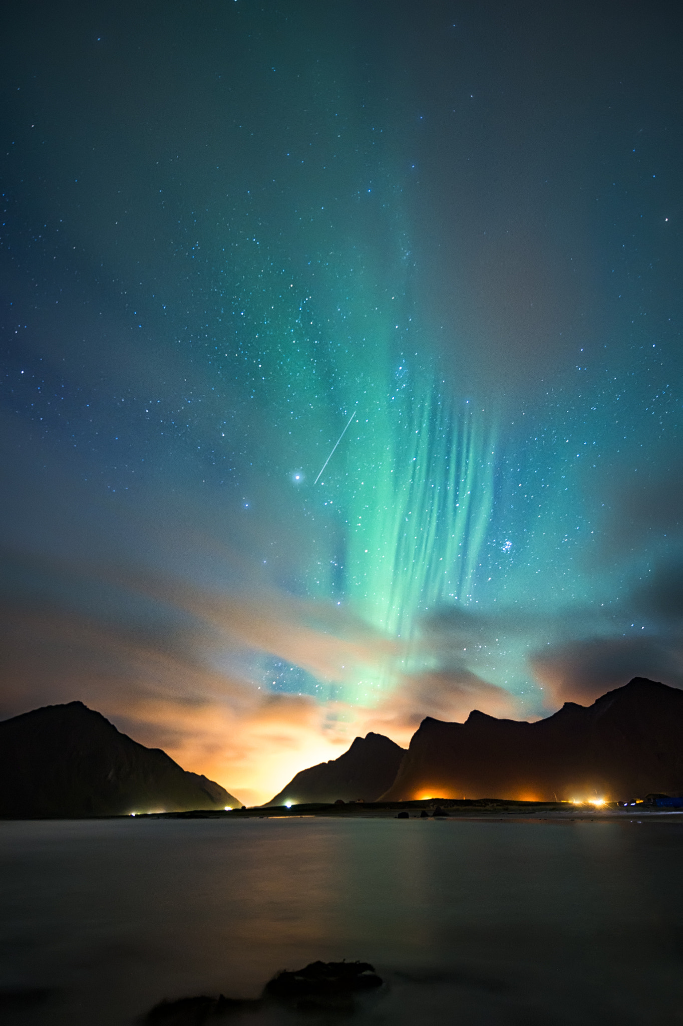 Nikon Df sample photo. Lofoten lights photography