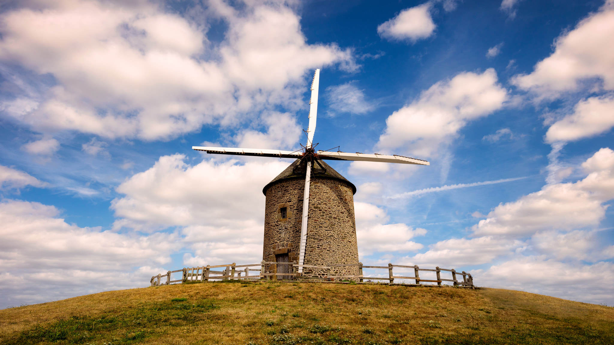 Canon EOS 5DS R + Canon EF 16-35mm F4L IS USM sample photo. Windmill on the hill photography