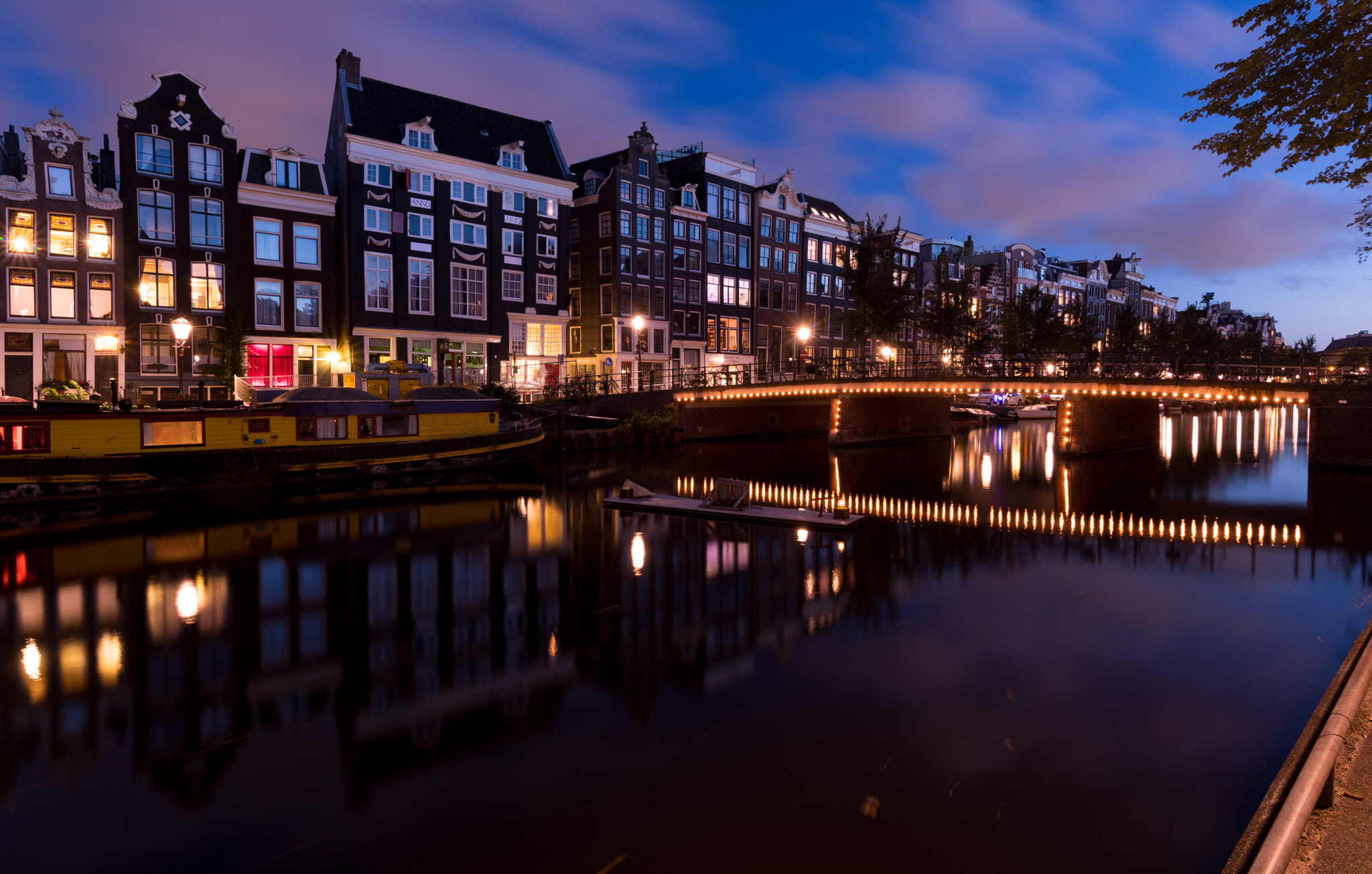 Nikon D500 + Tokina AT-X 11-20 F2.8 PRO DX (AF 11-20mm f/2.8) sample photo. Amsterdam red light district photography