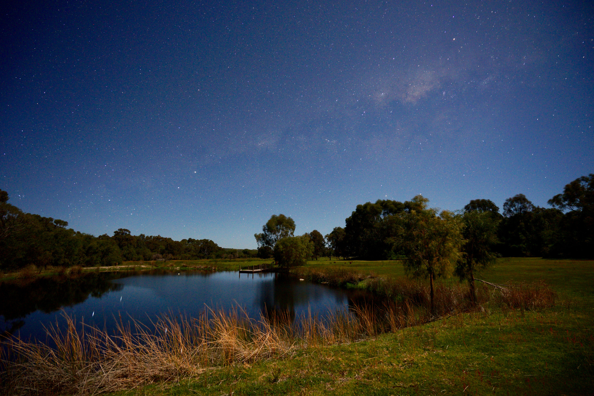 Sony a7 II + Sony Vario-Tessar T* FE 16-35mm F4 ZA OSS sample photo. Quiet in the moonlight photography