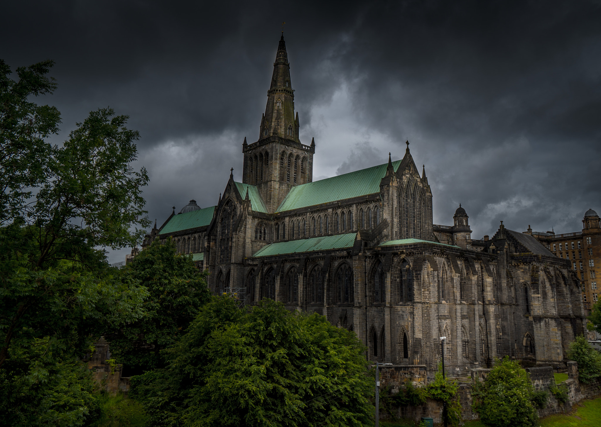 Sony a7S + Sony Vario-Tessar T* FE 16-35mm F4 ZA OSS sample photo. Glasgow cathedral photography