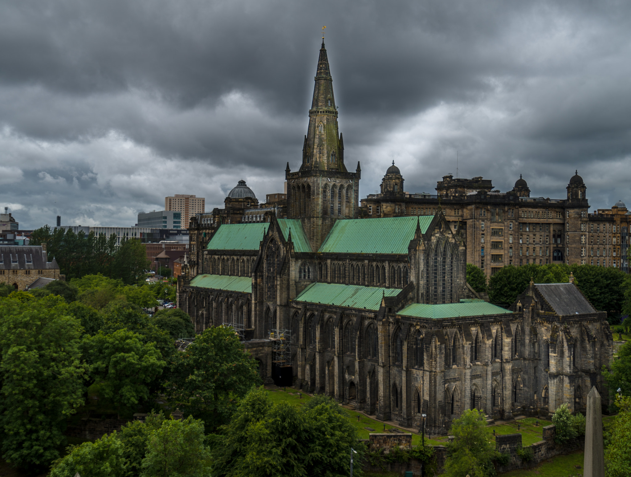 Sony a7S + Sony Vario-Tessar T* FE 16-35mm F4 ZA OSS sample photo. Glasgow cathedral photography