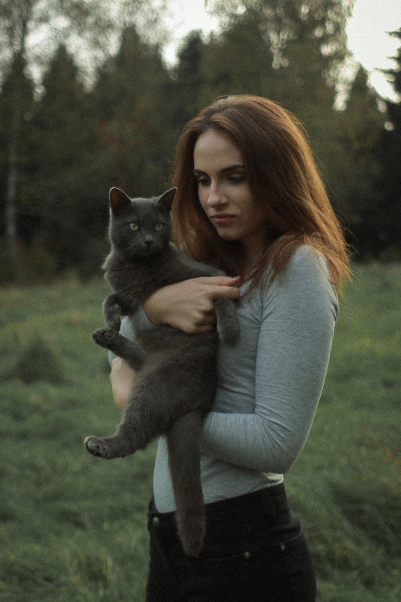 Canon EOS 80D + Canon EF 28mm F1.8 USM sample photo. A girl & a cat photography