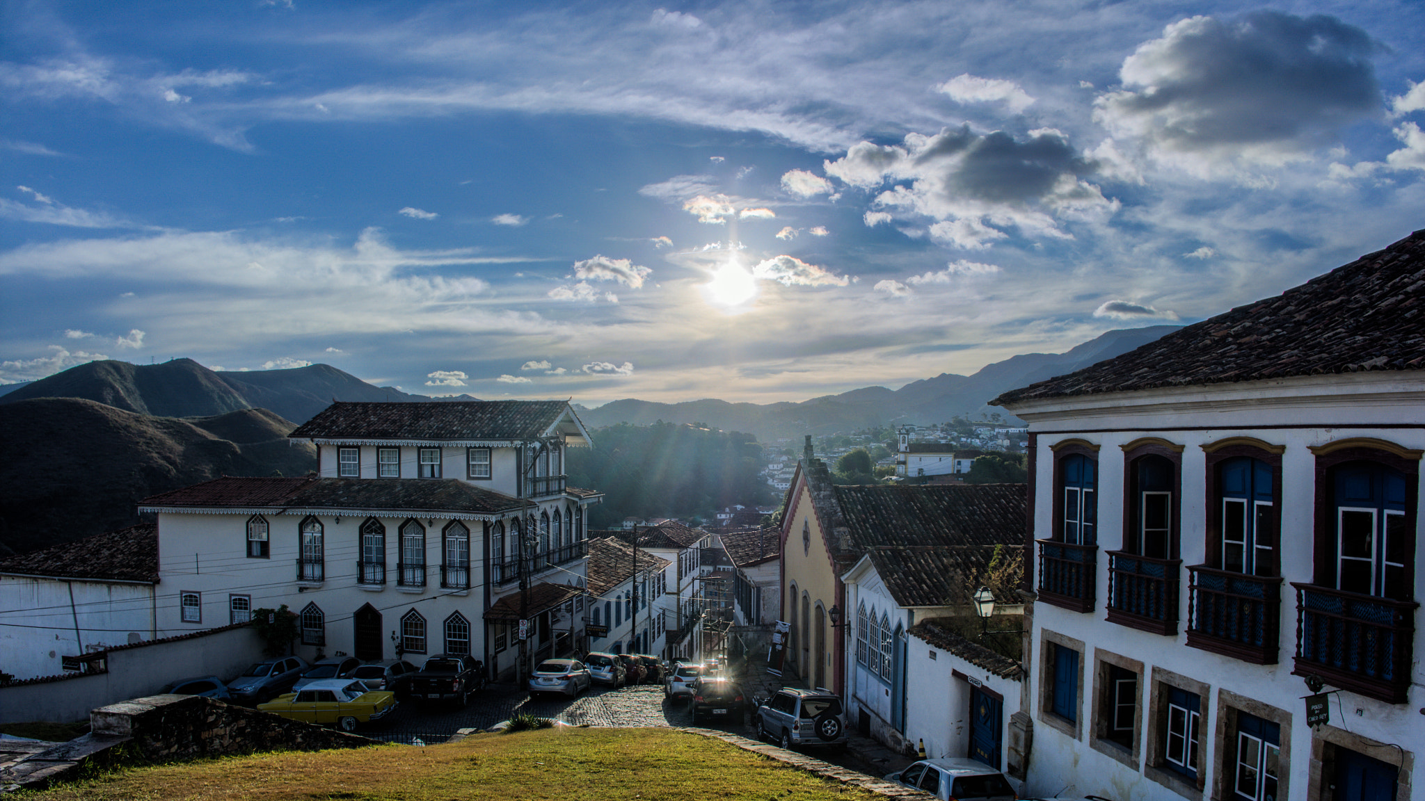 Samsung NX 16mm F2.4 Pancake sample photo. Ouro preto between the hills photography