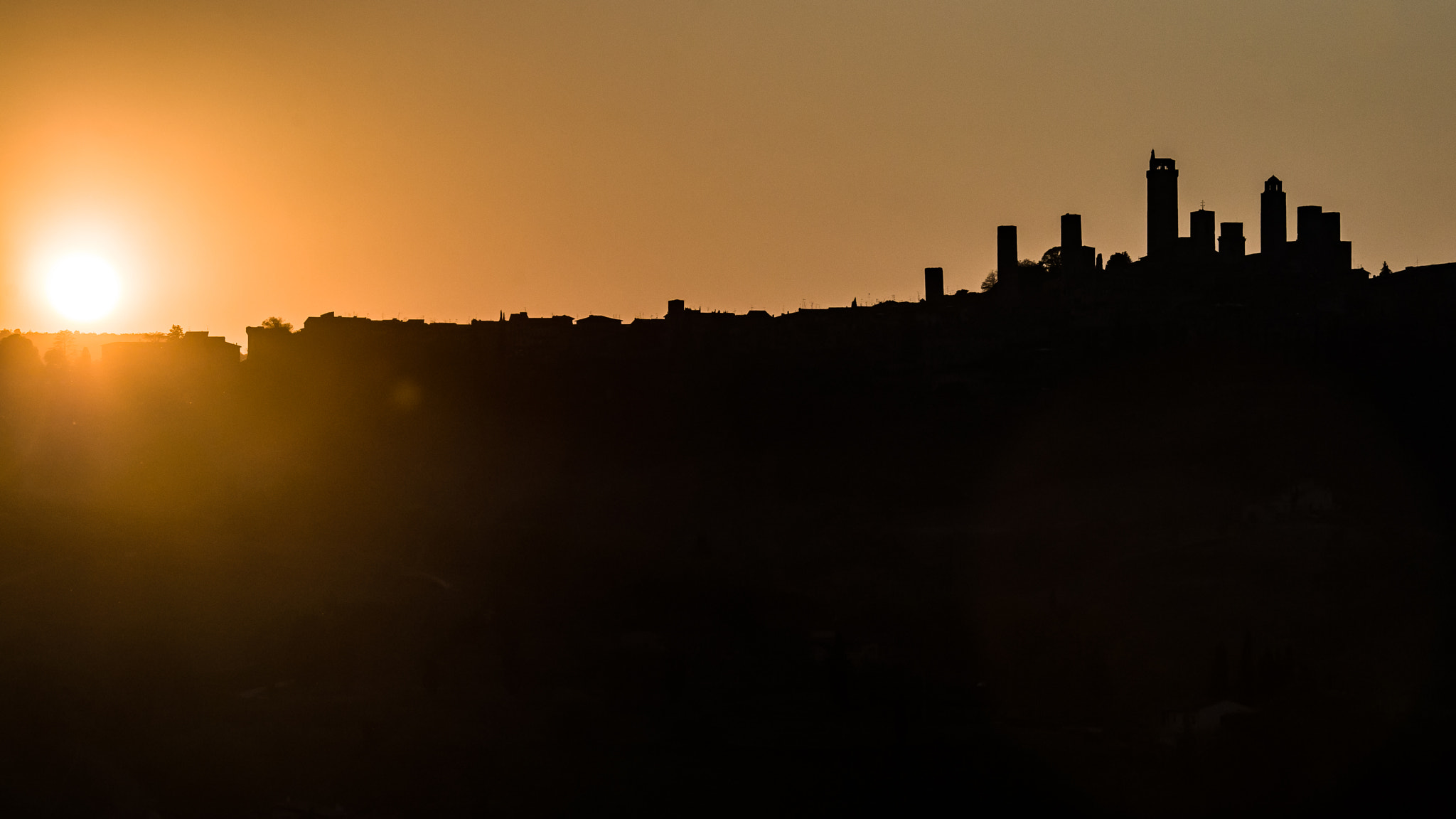 Nikon AF-S Nikkor 70-200mm F2.8G ED VR II sample photo. San gimignano sunset photography
