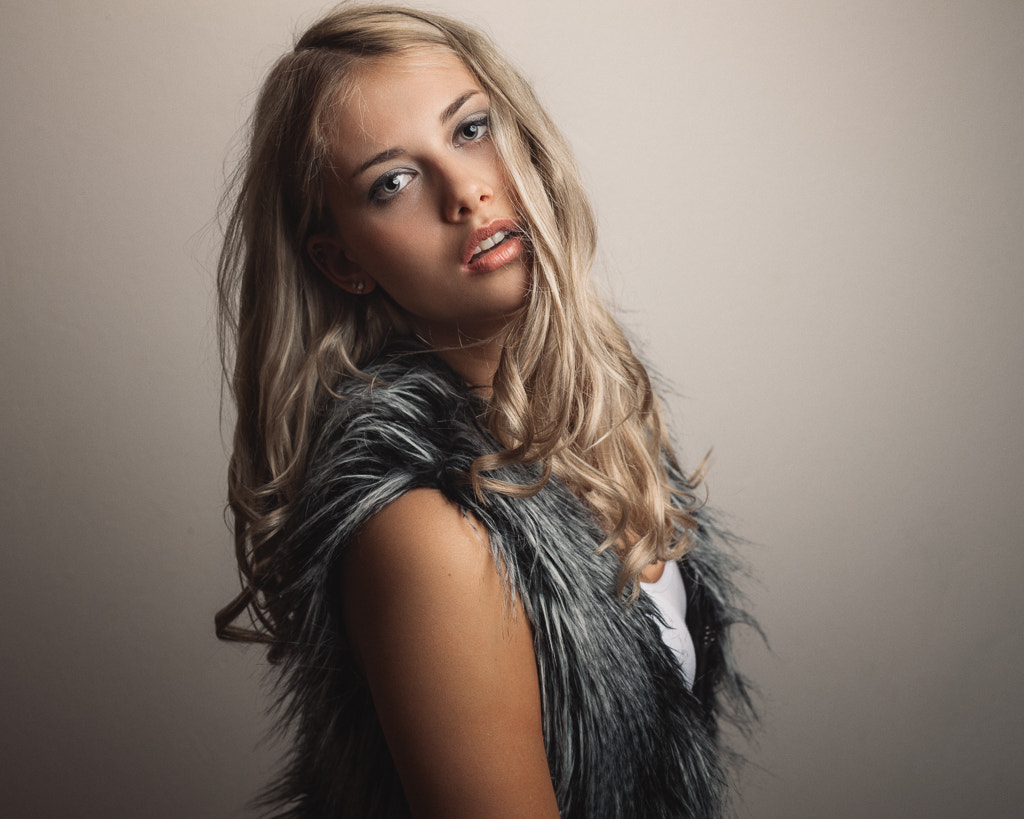 Canon EOS-1Ds Mark III sample photo. Lorina photography
